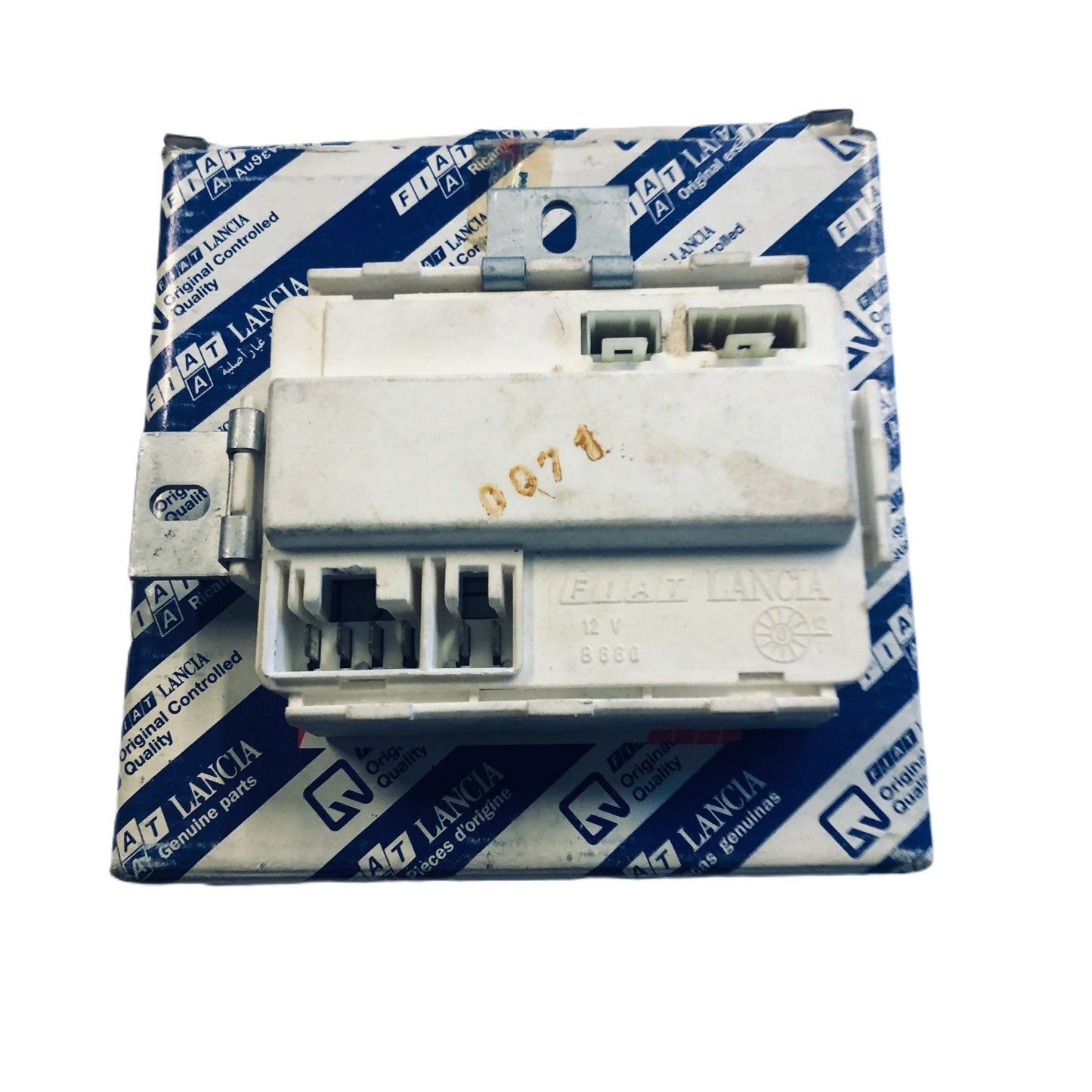 Lancia Thema 8.32 Ferrari Rear Seat Headrest Electronic Control Unit New Original 82441734
