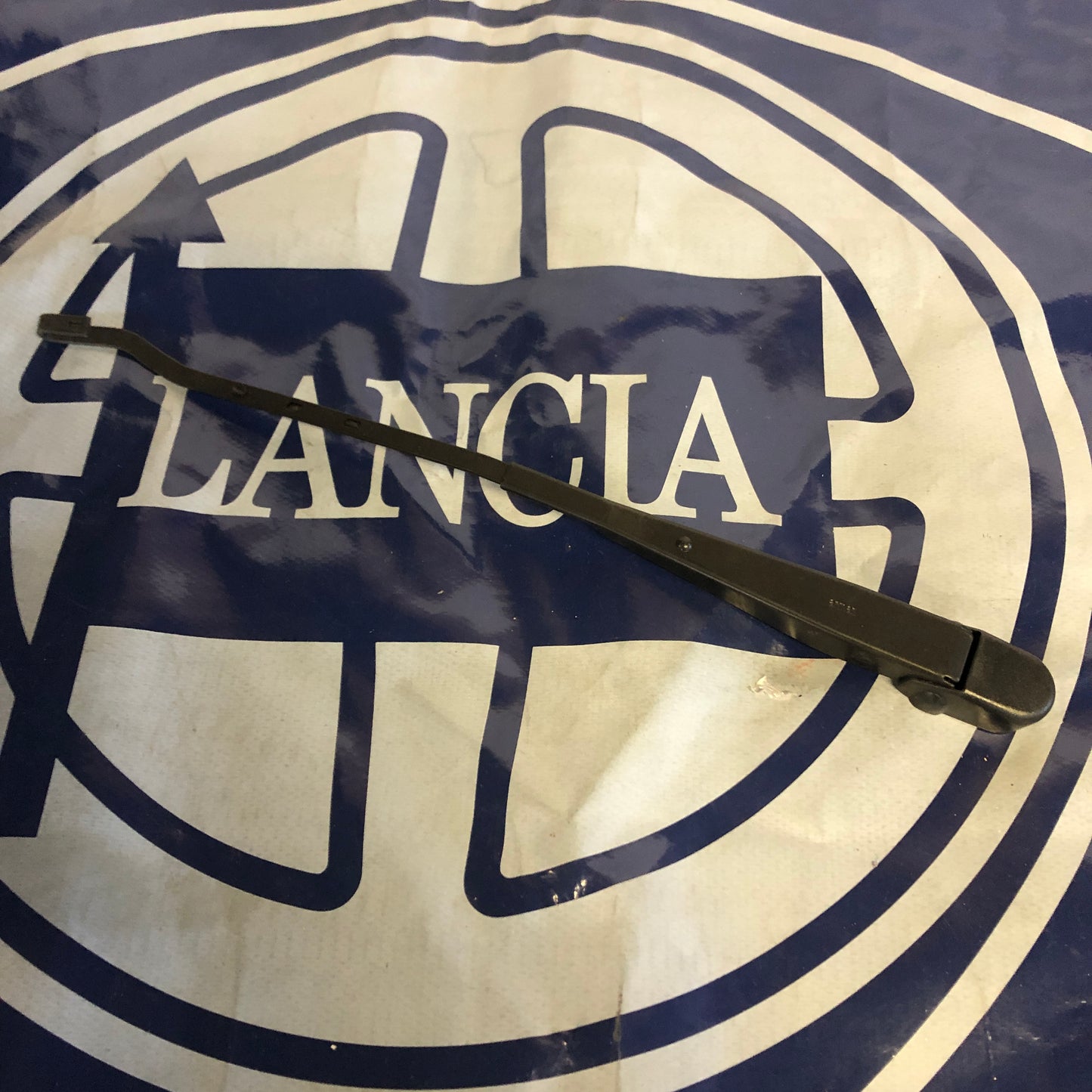 Lancia Delta Integrale e R86 Braccio Tergicristallo Sinistro Nuovo Originale 82411143