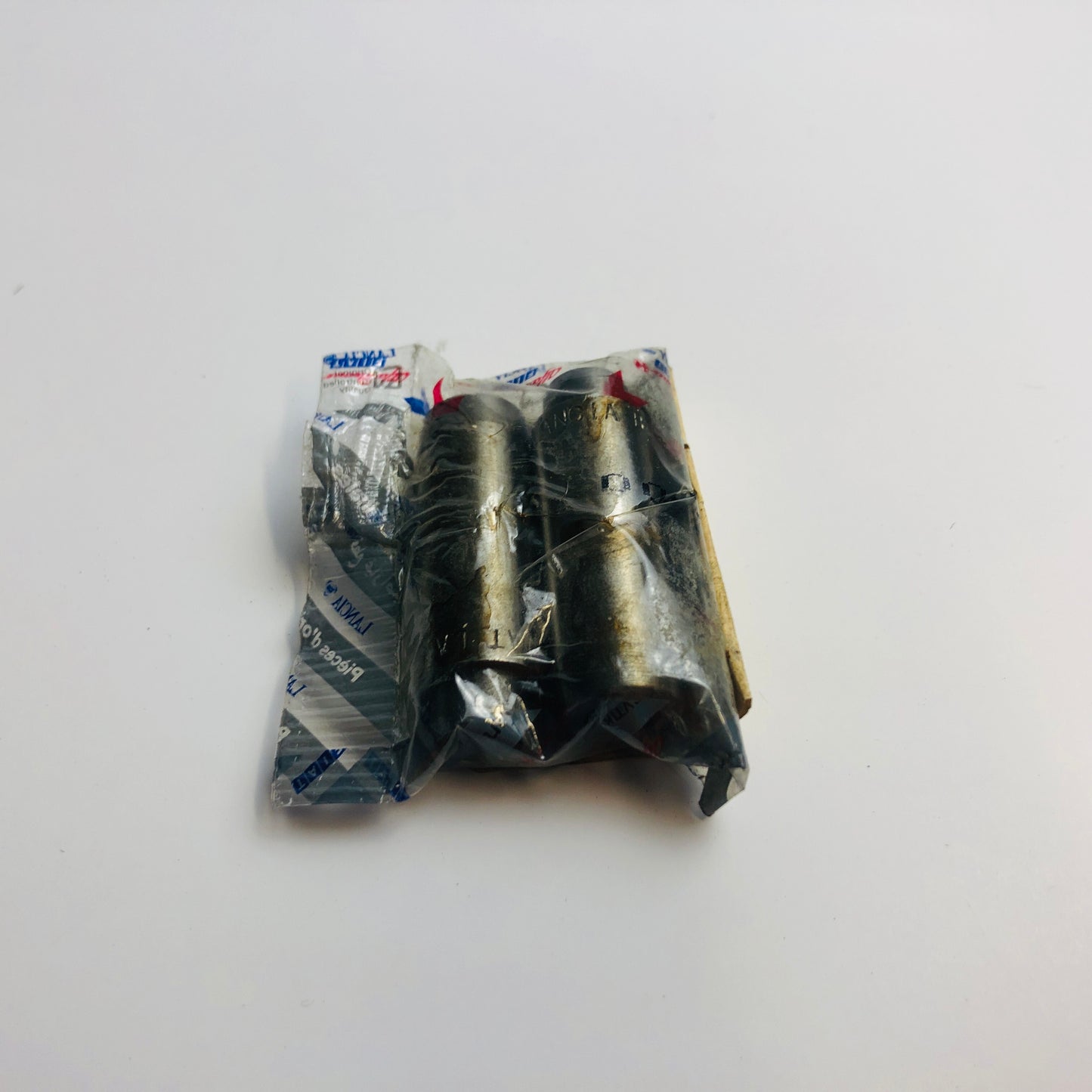 Lancia Thesis JTD e K JTD Coppia Guida Valvola Aspirazione e Scarico Nuove Originali 46433782 60813598 - Raggi's Collectibles' Automotive Art