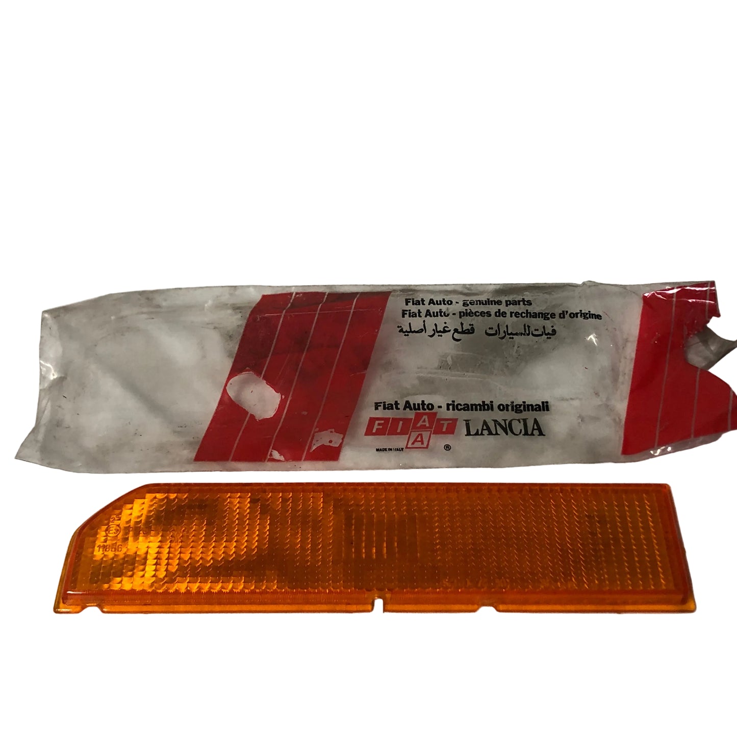 Lancia Beta Coupé Plastica Freccia Posteriore Sinistra Altissimo Nuova Originale 82313466 - Raggi's Collectibles' Automotive Art