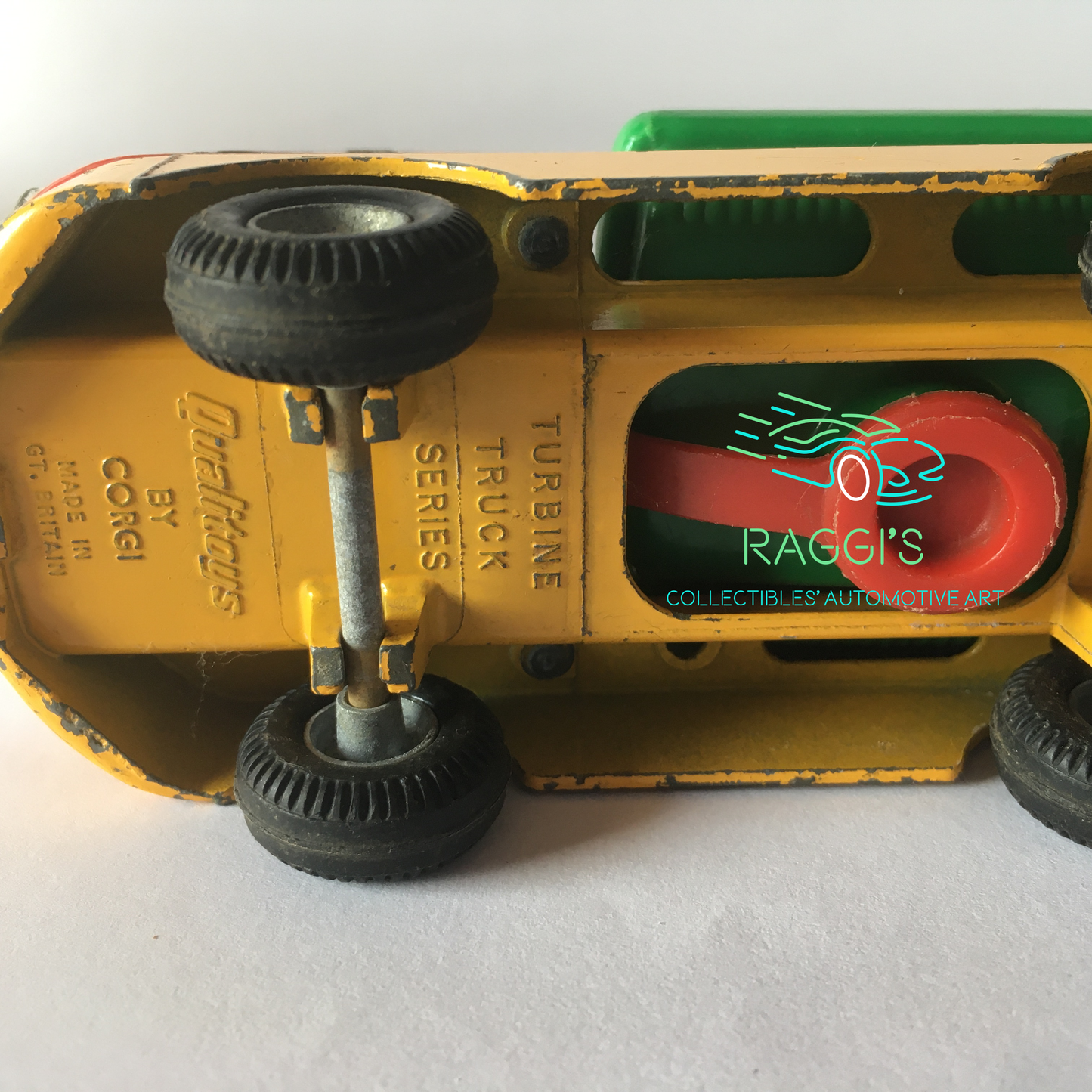 Turbine Truck, Modellino in metallo Pressofuso Quality Toys by Corgi Turbine Tank Truck Scala 1:43 - Raggi's Collectibles' Automotive Art