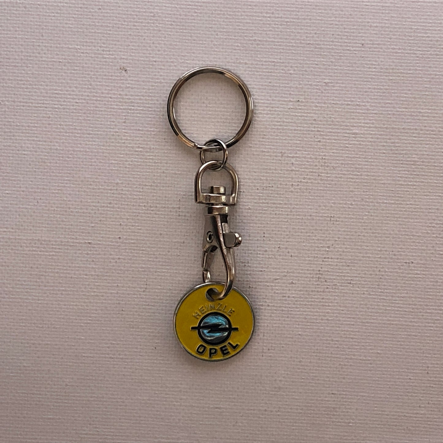 Opel, Portachiavi in Varie Forme, Anni e Materiali con Logo Opel - Raggi's Collectibles' Automotive Art