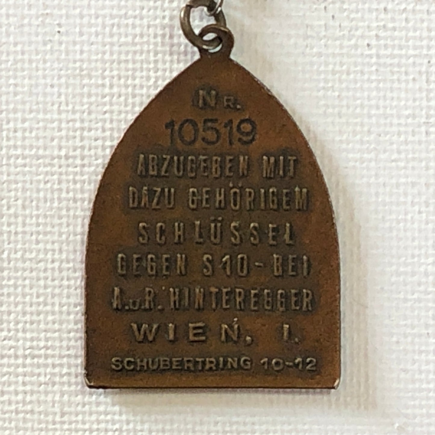 Ford, Portachiavi in Metallo Smaltato Commemorativo della Consegna n. 10519. Unico - Raggi's Collectibles' Automotive Art