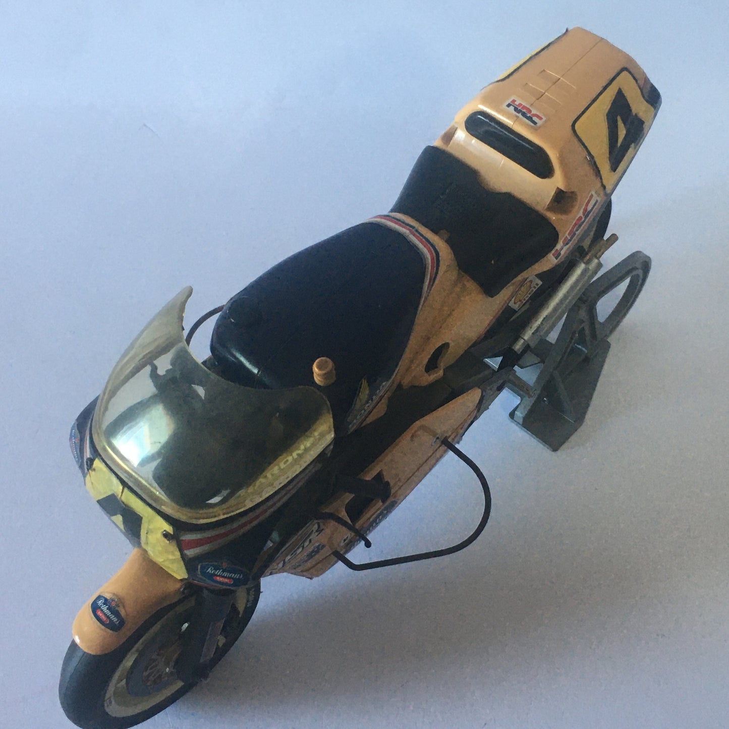 Honda HRC, Kyosho RC Honda NSR 500 Wayne Gardner Scala 1:8 Prima Serie con Forcella Sterzante - Raggi's Collectibles' Automotive Art