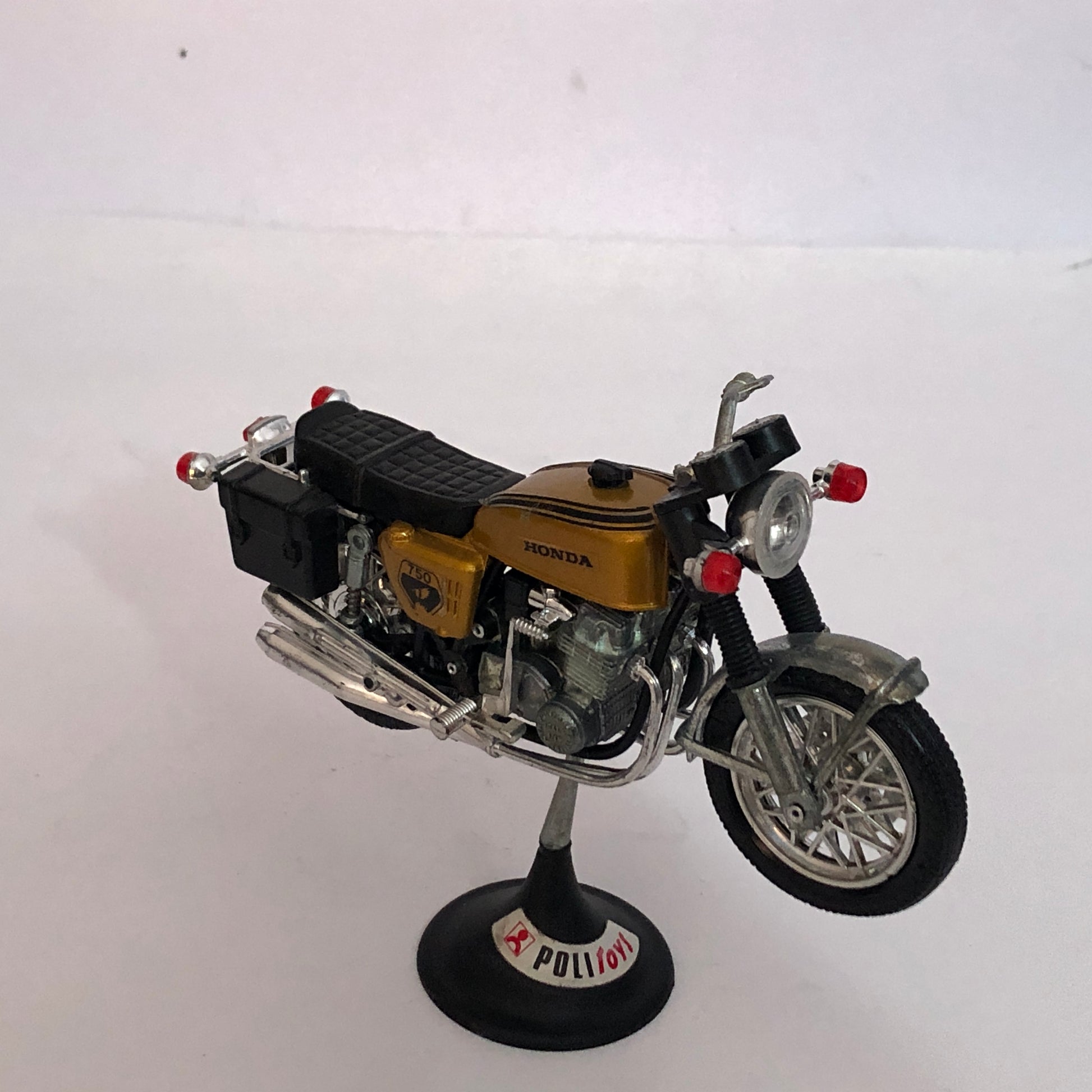 Honda, Modellino in Metallo Pressofuso Politoys Honda 750 Four Scala 1:15, Made in Italy - Raggi's Collectibles' Automotive Art