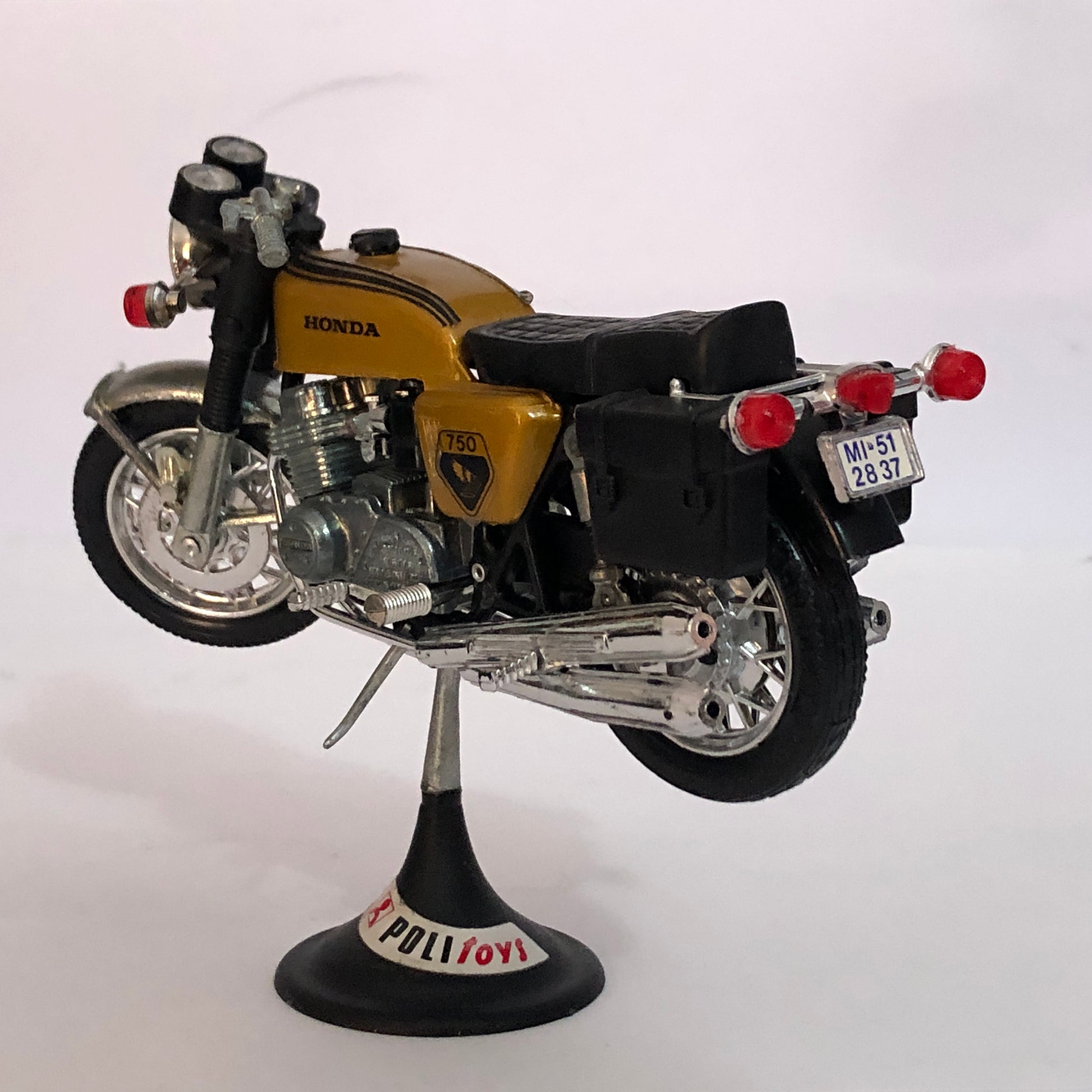 Honda, Modellino in Metallo Pressofuso Politoys Honda 750 Four Scala 1:15, Made in Italy - Raggi's Collectibles' Automotive Art