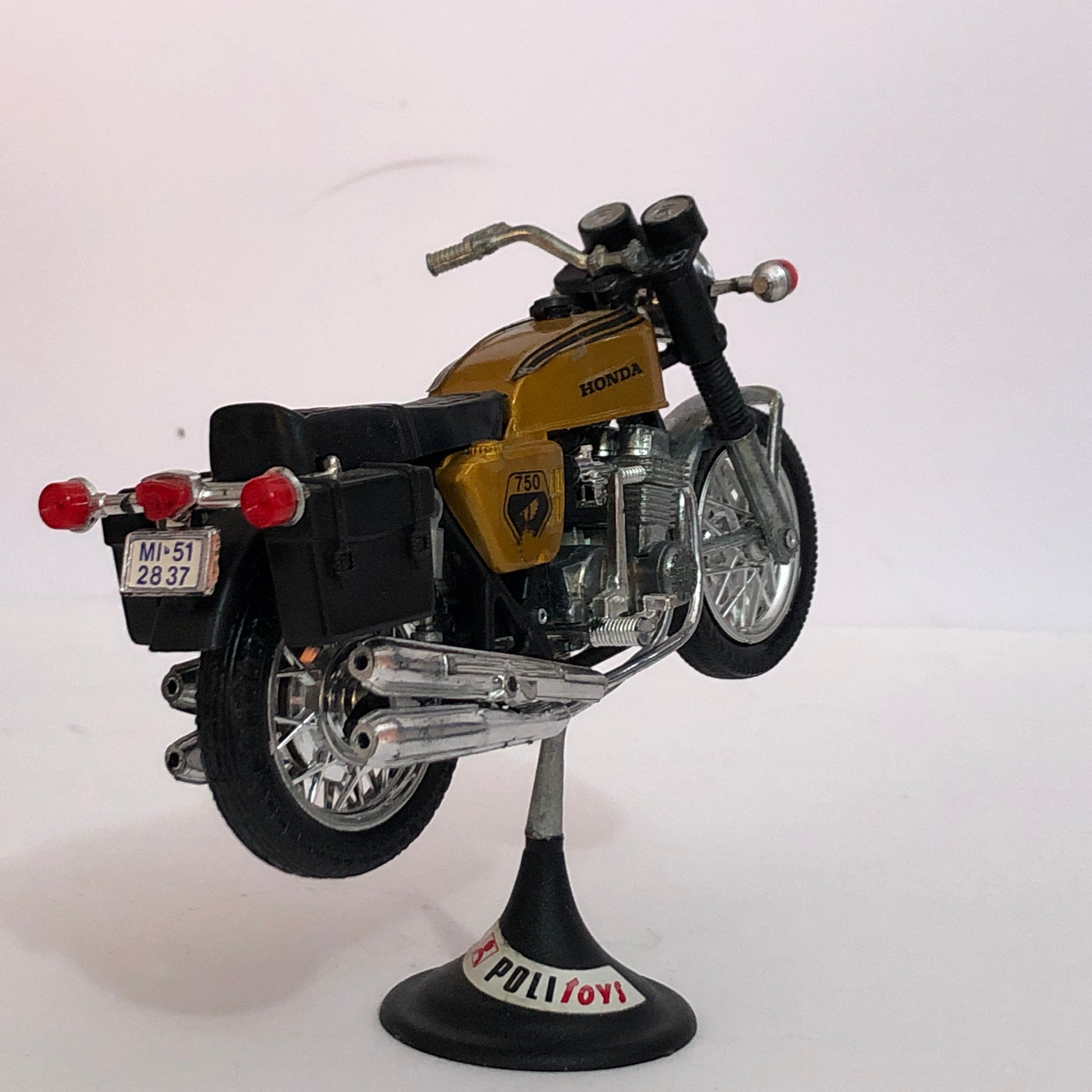 Honda, Modellino in Metallo Pressofuso Politoys Honda 750 Four Scala 1:15, Made in Italy - Raggi's Collectibles' Automotive Art