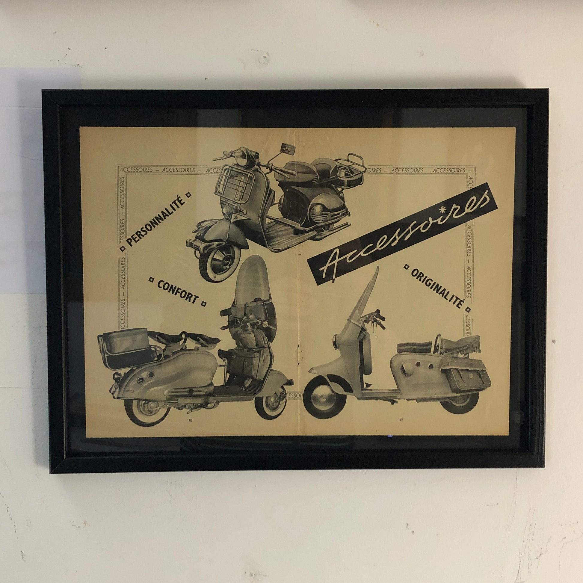 Piaggio, Pubblicità Anno 1954 per Accessori Vespa con Didascalia in Francese - Raggi's Collectibles' Automotive Art