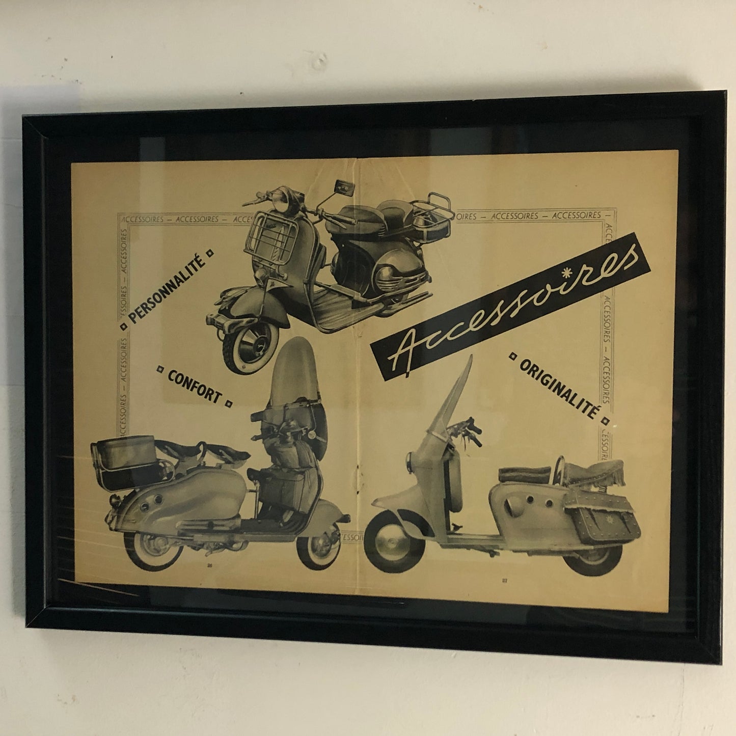 Piaggio, Pubblicità Anno 1954 per Accessori Vespa con Didascalia in Francese - Raggi's Collectibles' Automotive Art