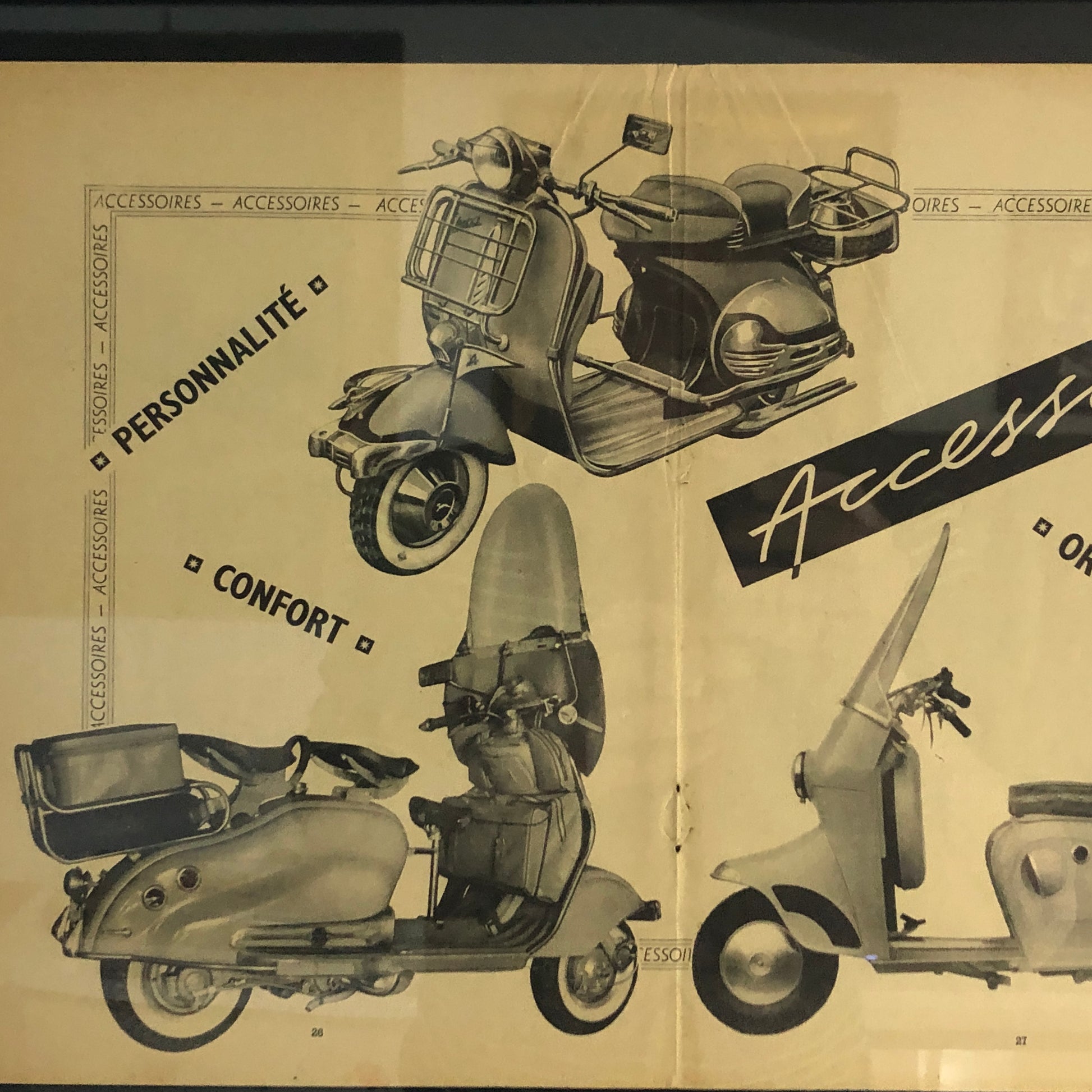 Piaggio, Pubblicità Anno 1954 per Accessori Vespa con Didascalia in Francese - Raggi's Collectibles' Automotive Art