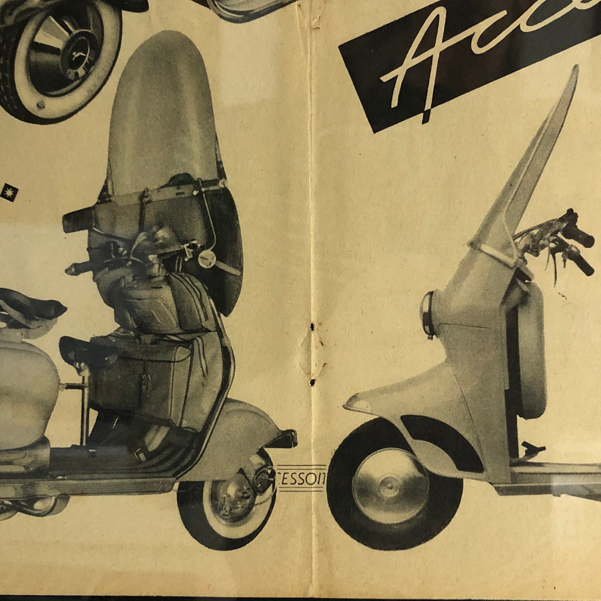 Piaggio, Pubblicità Anno 1954 per Accessori Vespa con Didascalia in Francese - Raggi's Collectibles' Automotive Art