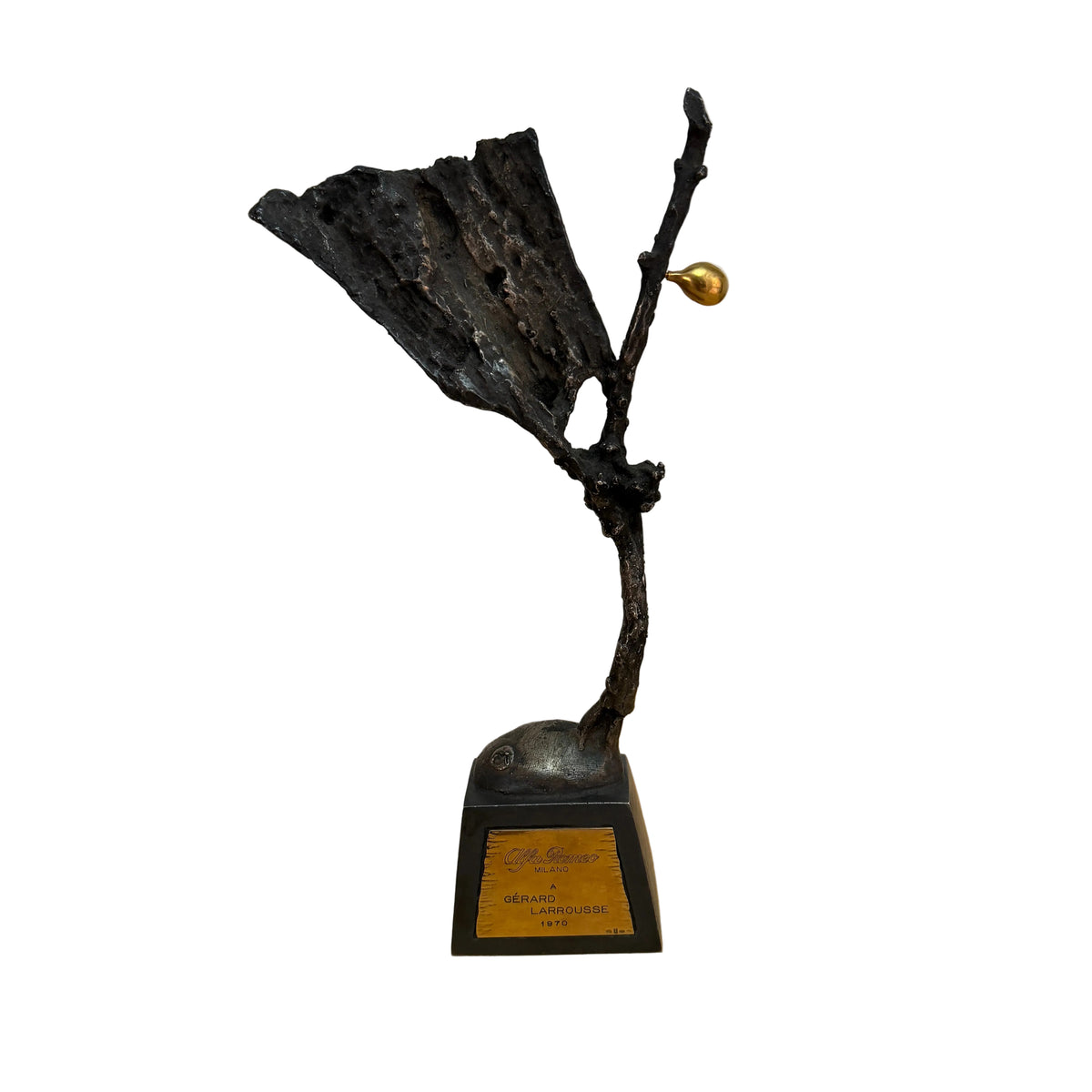 Alfa Romeo, Trofeo del 1970 Marcello Mascherini, Esemplare Nominativo Gérard Larrousse Originale d'Epoca Completo di Frutto e Targhetta in Oro 18 Kt - Raggi's Automobilia e Ricambi Auto