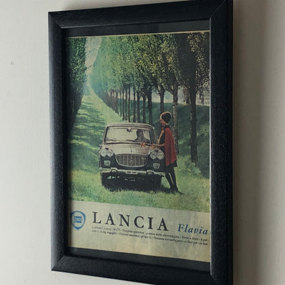 Lancia, Pubblicità Anno 1960 Lancia Flavia con Didascalia in Italiano - Raggi's Collectibles' Automotive Art