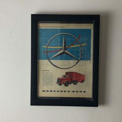 Mercedes-Benz, Pubblicità Anno 1960 Economia Mercedes-Benz Truck con Didascalia in Italiano - Raggi's Collectibles' Automotive Art