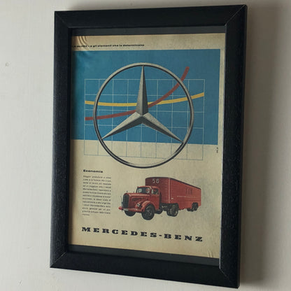 Mercedes-Benz, Pubblicità Anno 1960 Economia Mercedes-Benz Truck con Didascalia in Italiano - Raggi's Collectibles' Automotive Art