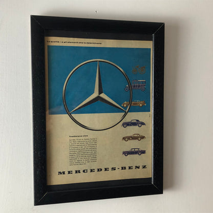 Mercedes-Benz, Pubblicità Anno 1960 Tradizione Viva Mercedes-Benz con Didascalia in Italiano - Raggi's Collectibles' Automotive Art