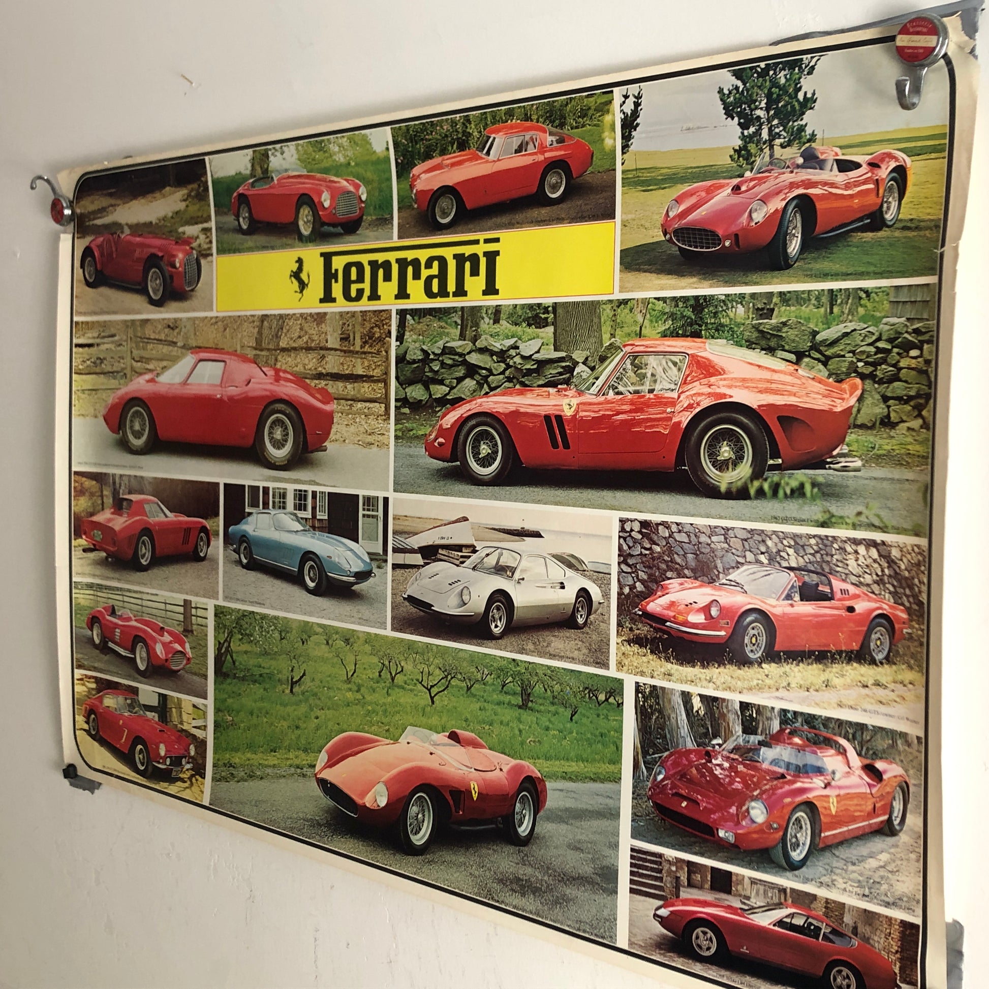 Ferrari Poster Ferrari Club of America Anni 70 con Didascalia in Inglese - Raggi's Collectibles' Automotive Art