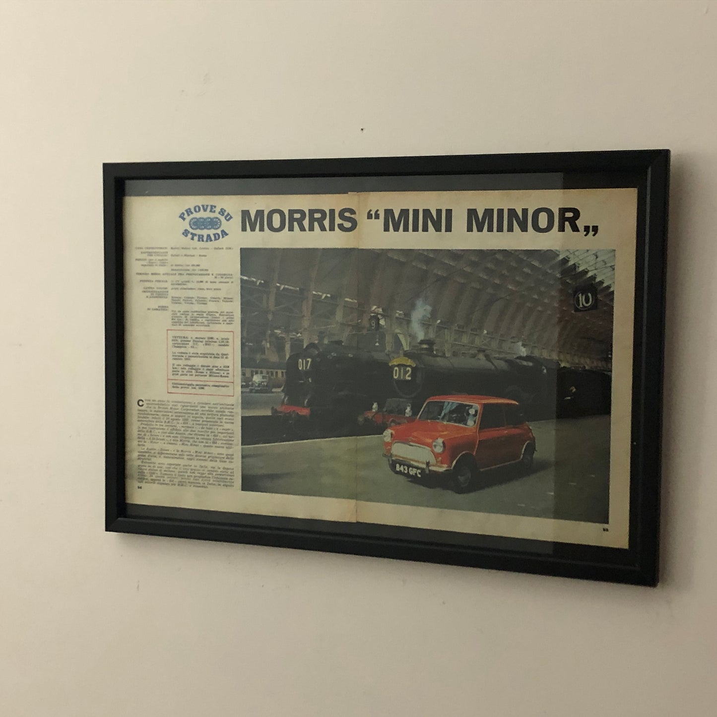 Morris Pubblicità Anno 1960 Morris Mini Minor Prova su Strada con Didascalia in Italiano - Raggi's Collectibles' Automotive Art