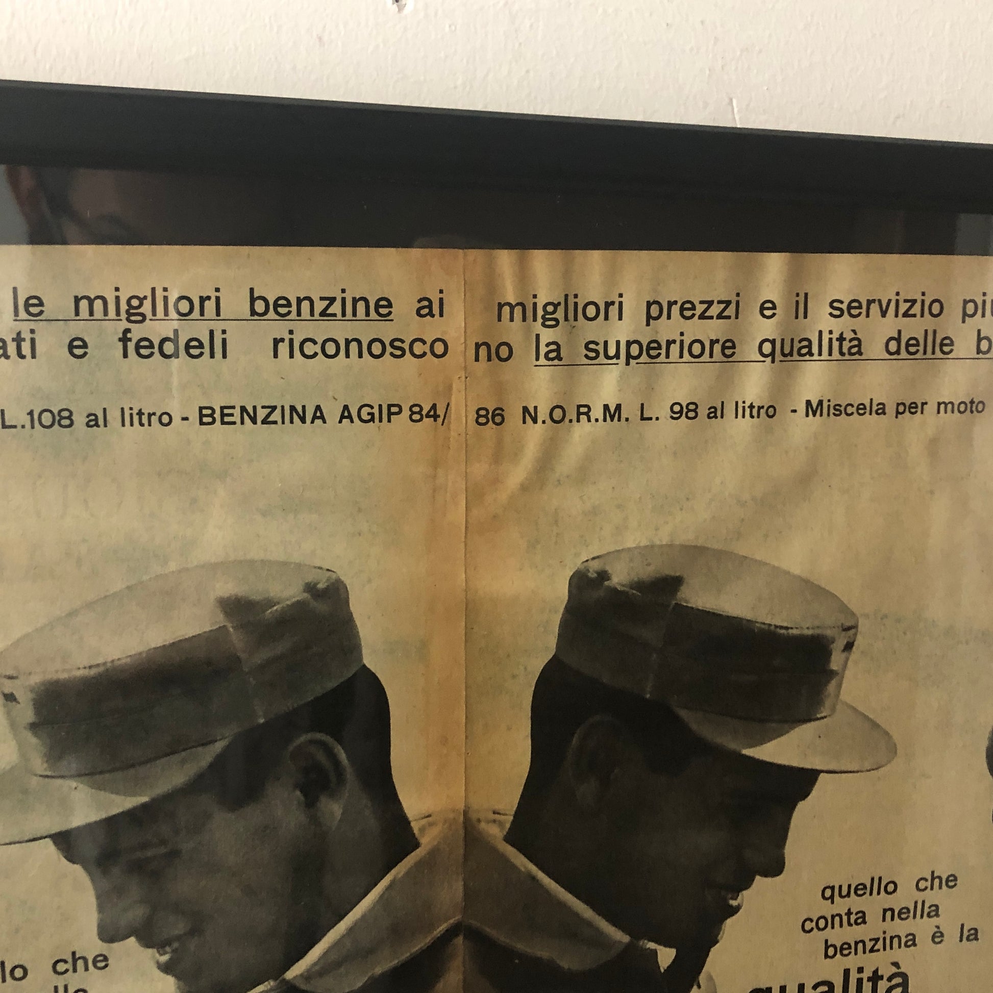 Agip, Pubblicità Anno 1960 Stazione di Servizio Agip la Migliore Benzina al Migliore Prezzo - Raggi's Collectibles' Automotive Art