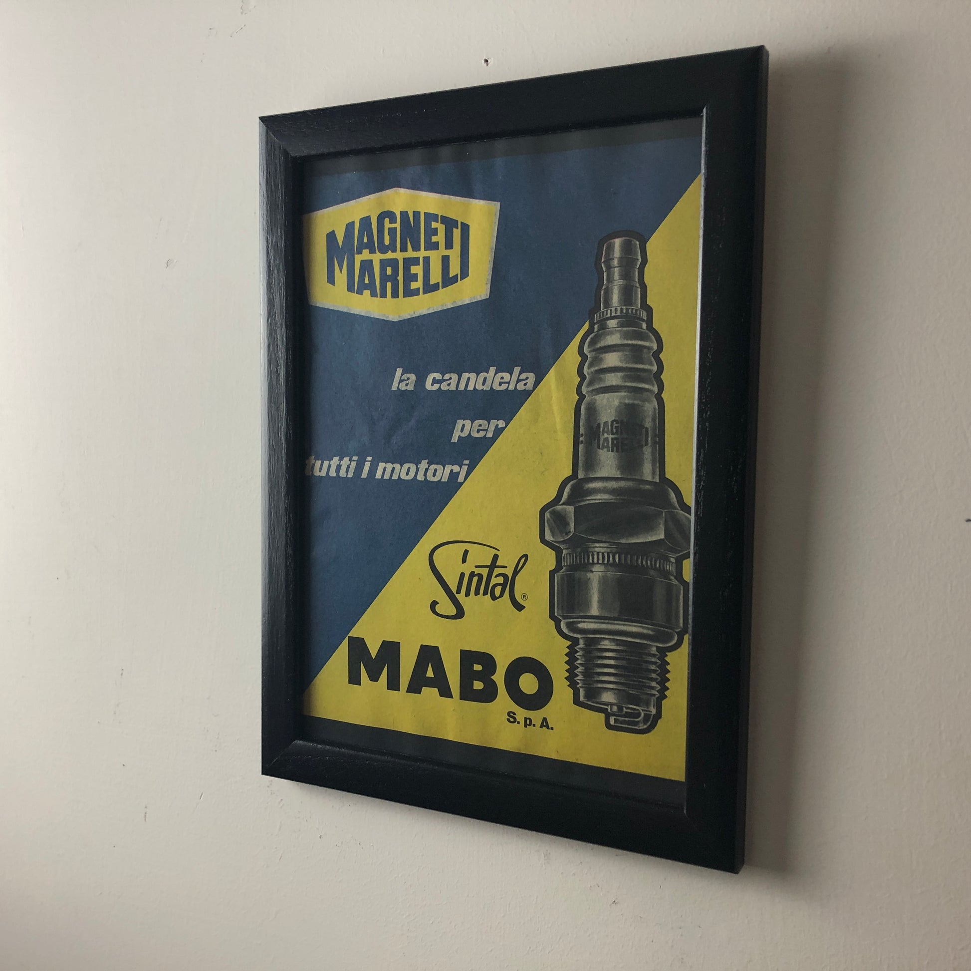 Magneti Marelli, Pubblicità Anno 1960 Candele Magneti Marelli Sintal Disegnata da Amleto Dalla Costa - Raggi's Collectibles' Automotive Art