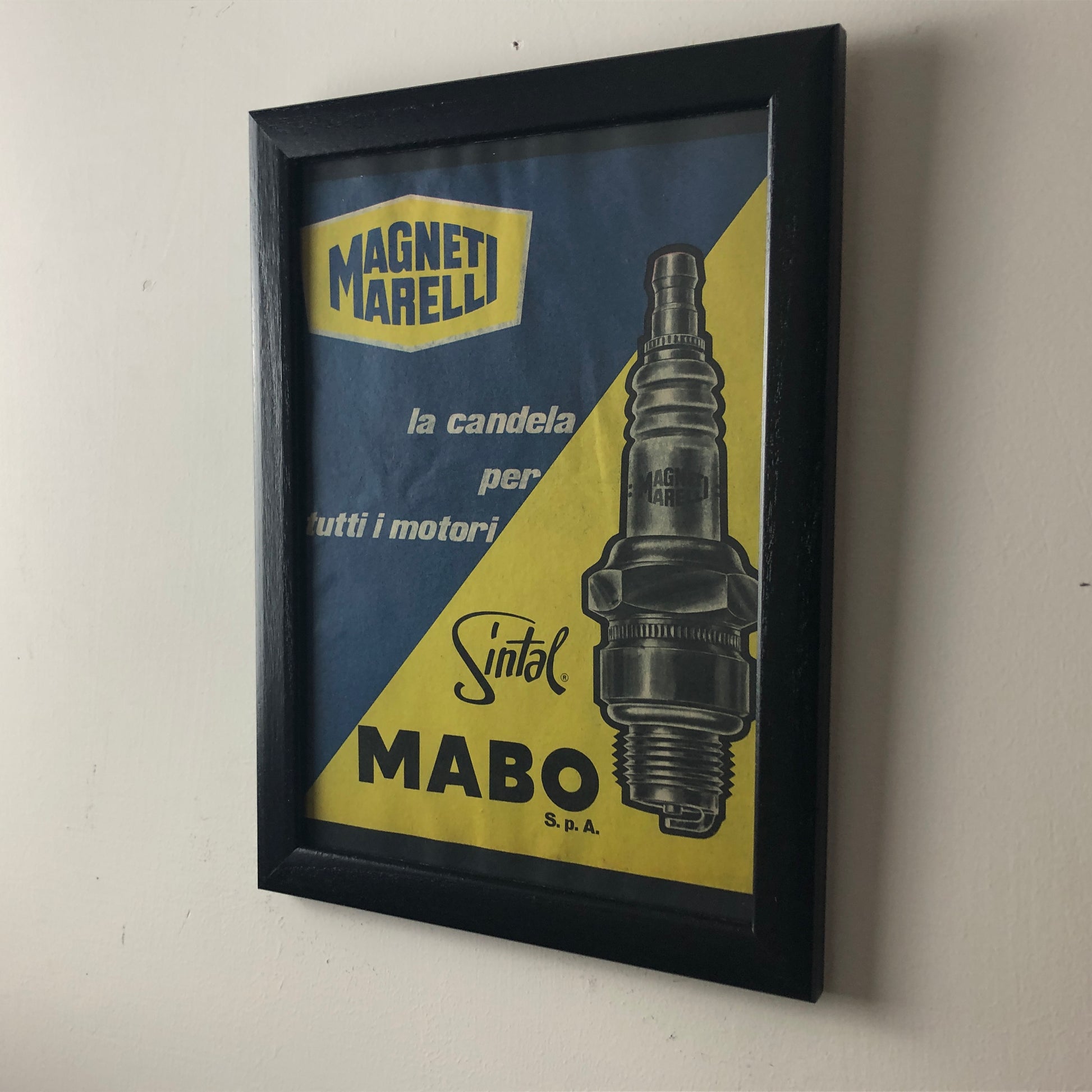 Magneti Marelli, Pubblicità Anno 1960 Candele Magneti Marelli Sintal Disegnata da Amleto Dalla Costa - Raggi's Collectibles' Automotive Art