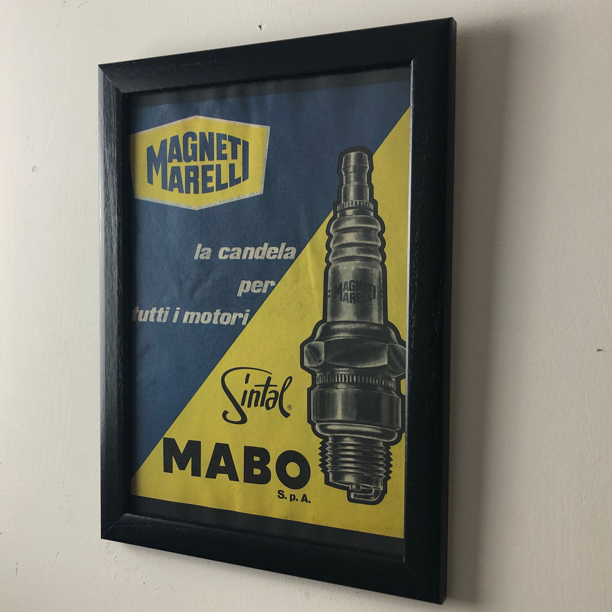 Magneti Marelli, Pubblicità Anno 1960 Candele Magneti Marelli Sintal Disegnata da Amleto Dalla Costa - Raggi's Collectibles' Automotive Art