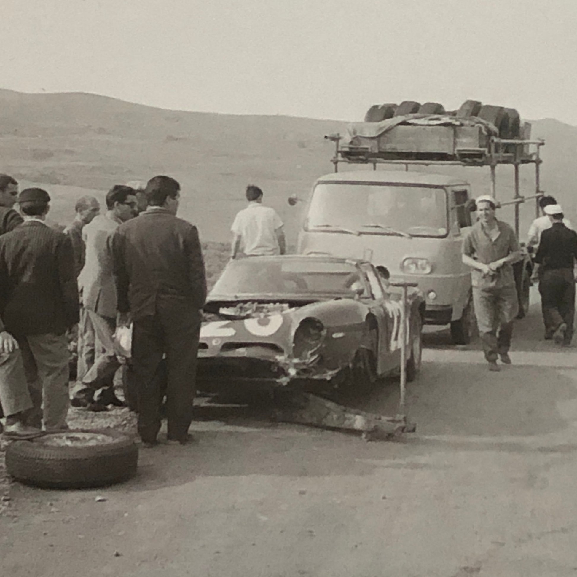 Bizzarrini, Fotografie Collezione Klemantaski Bizzarrini GT 24 Ore di Le Mans 1961, Bizzarrini GT Targa Florio 1966 - Raggi's Collectibles' Automotive Art