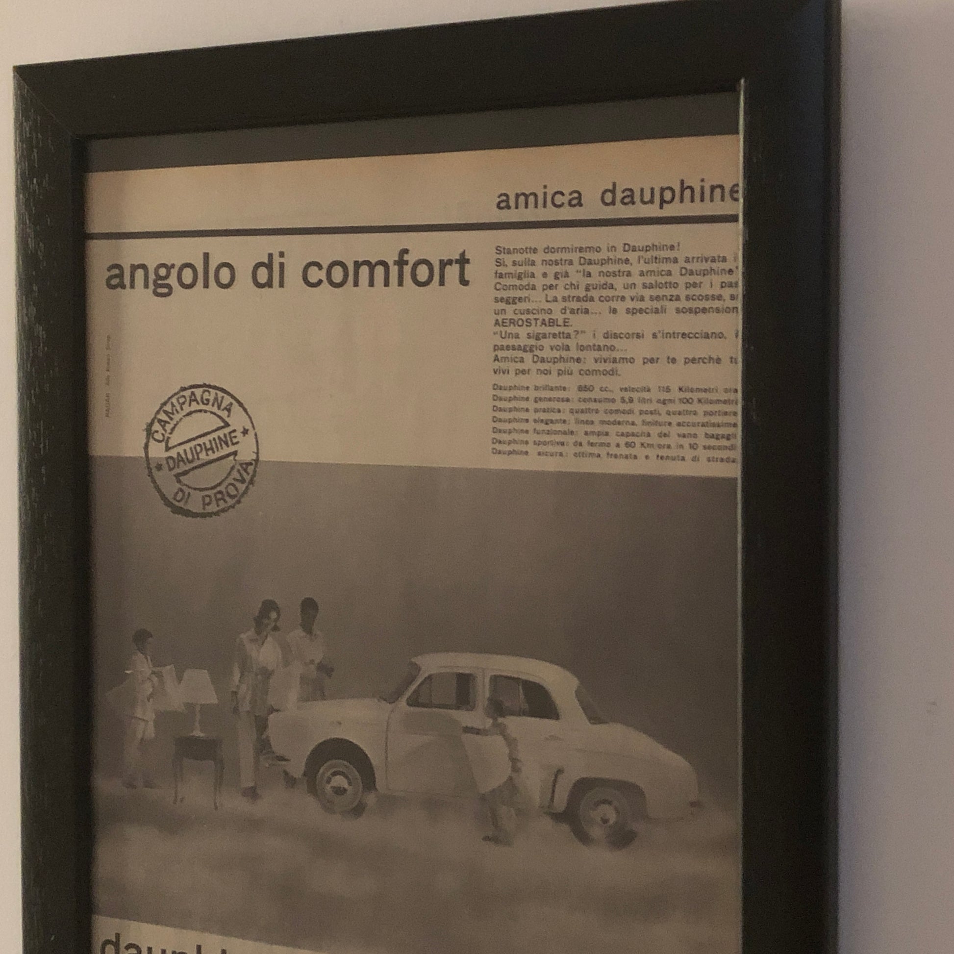 Alfa Romeo, Pubblicità Anno 1960 Alfa Romeo Dauphine Angolo di Comfort - Raggi's Collectibles' Automotive Art