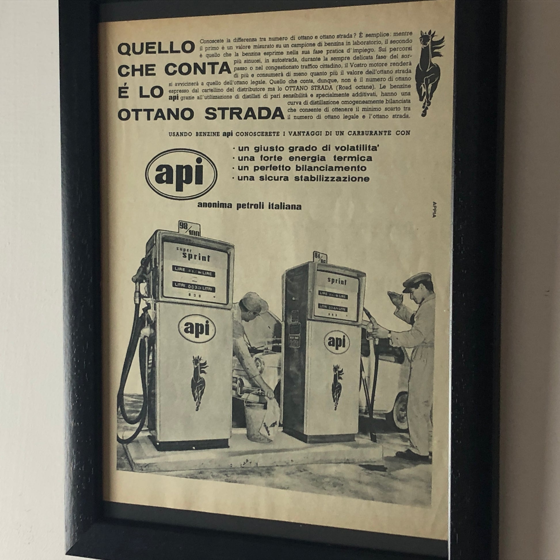 API, Pubblicità Anno 1960 Quello che Conta è lo Ottona Strada, Benzine Anonima Petroli Italiana - Raggi's Collectibles' Automotive Art