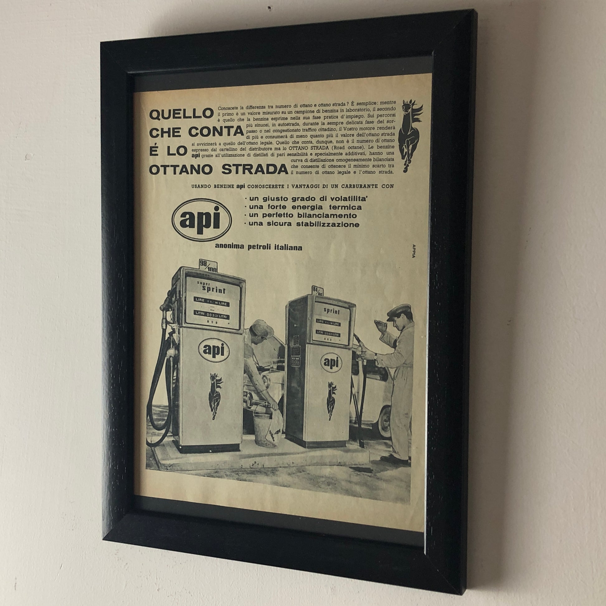 API, Pubblicità Anno 1960 Quello che Conta è lo Ottona Strada, Benzine Anonima Petroli Italiana - Raggi's Collectibles' Automotive Art