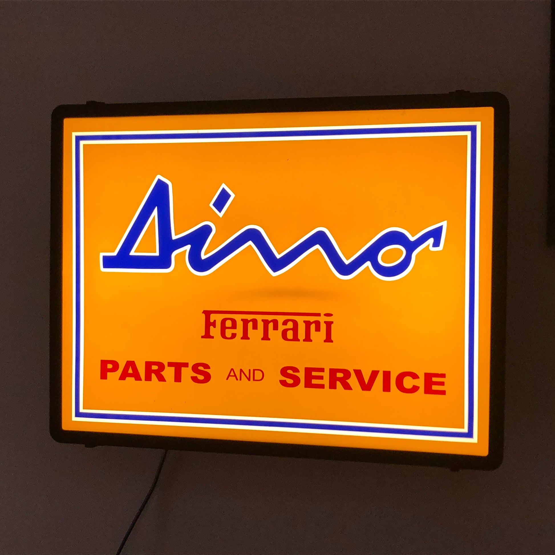 Ferrari, Insegna Luminosa Vintage Dino Ferrari Parts and Service Originale Anni '70 - Raggi's Collectibles' Automotive Art