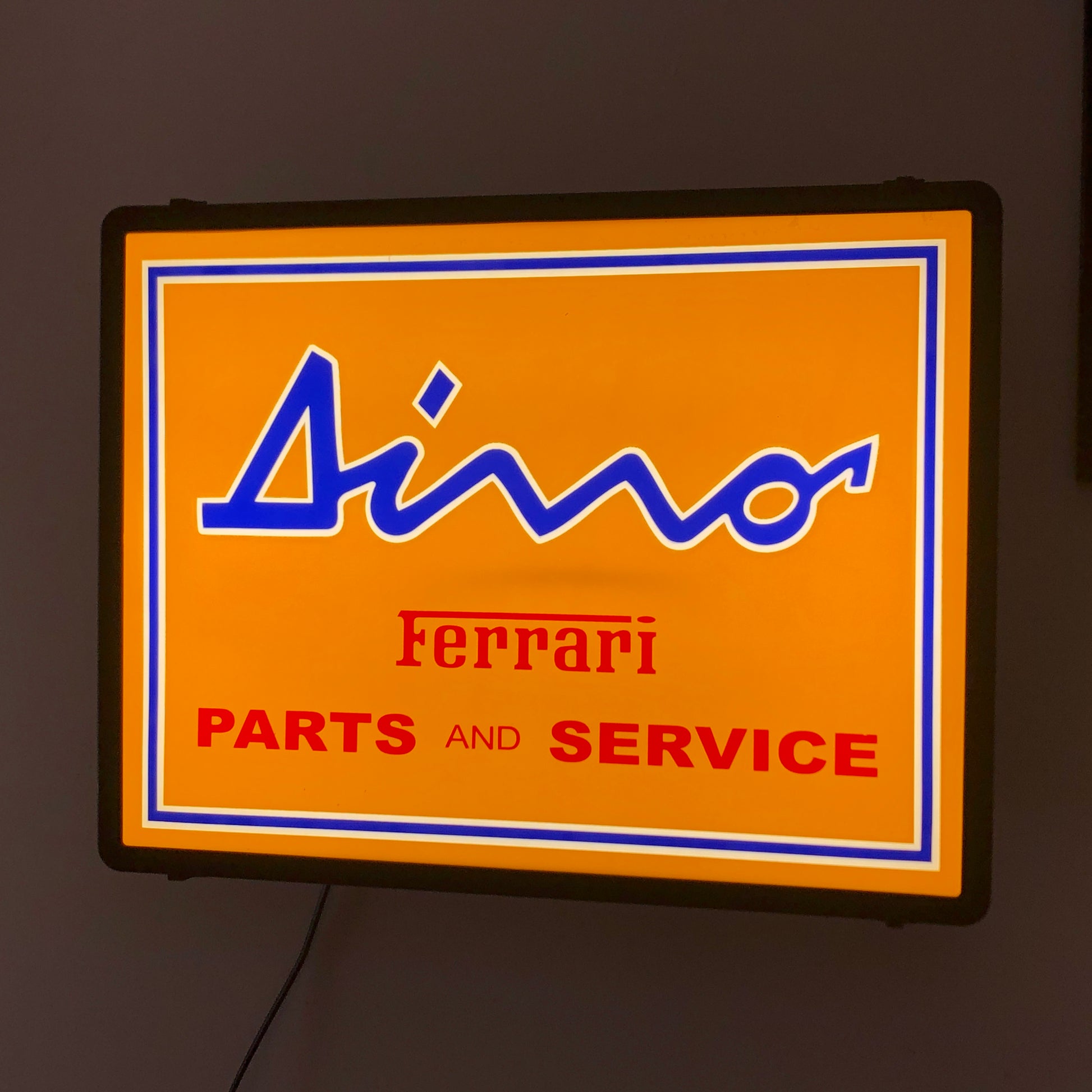 Ferrari, Insegna Luminosa Vintage Dino Ferrari Parts and Service Originale Anni '70 - Raggi's Collectibles' Automotive Art