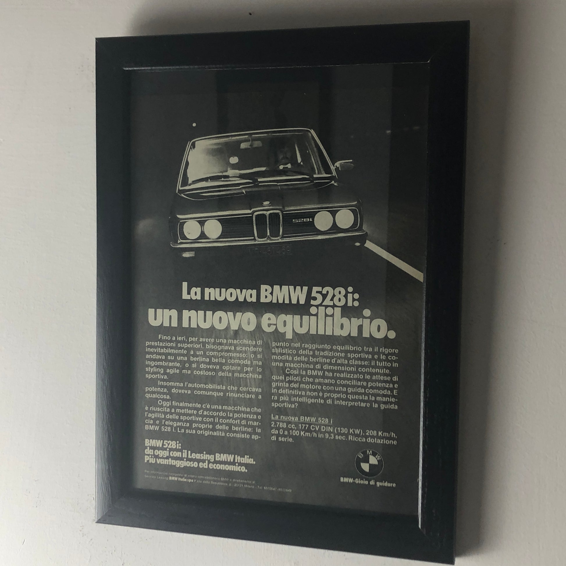 BMW, Pubblicità Anno 1978 la Nuova BMW 528i un Nuovo Equilibrio - Raggi's Collectibles' Automotive Art