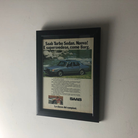 Saab, Pubblicità Anno 1981 Saab Turbo Sedan Nuova e Supersvedese Come Borg - Raggi's Collectibles' Automotive Art