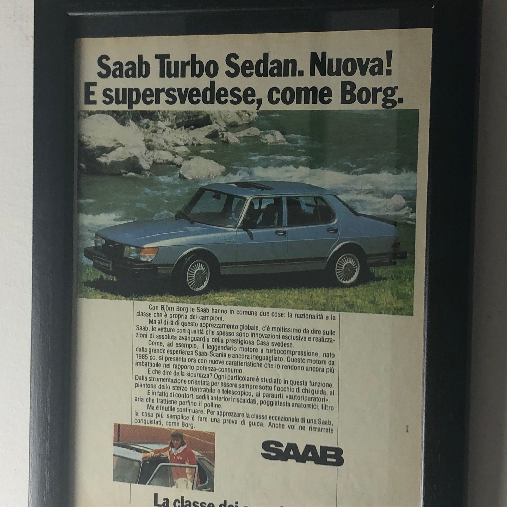 Saab, Pubblicità Anno 1981 Saab Turbo Sedan Nuova e Supersvedese Come Borg - Raggi's Collectibles' Automotive Art