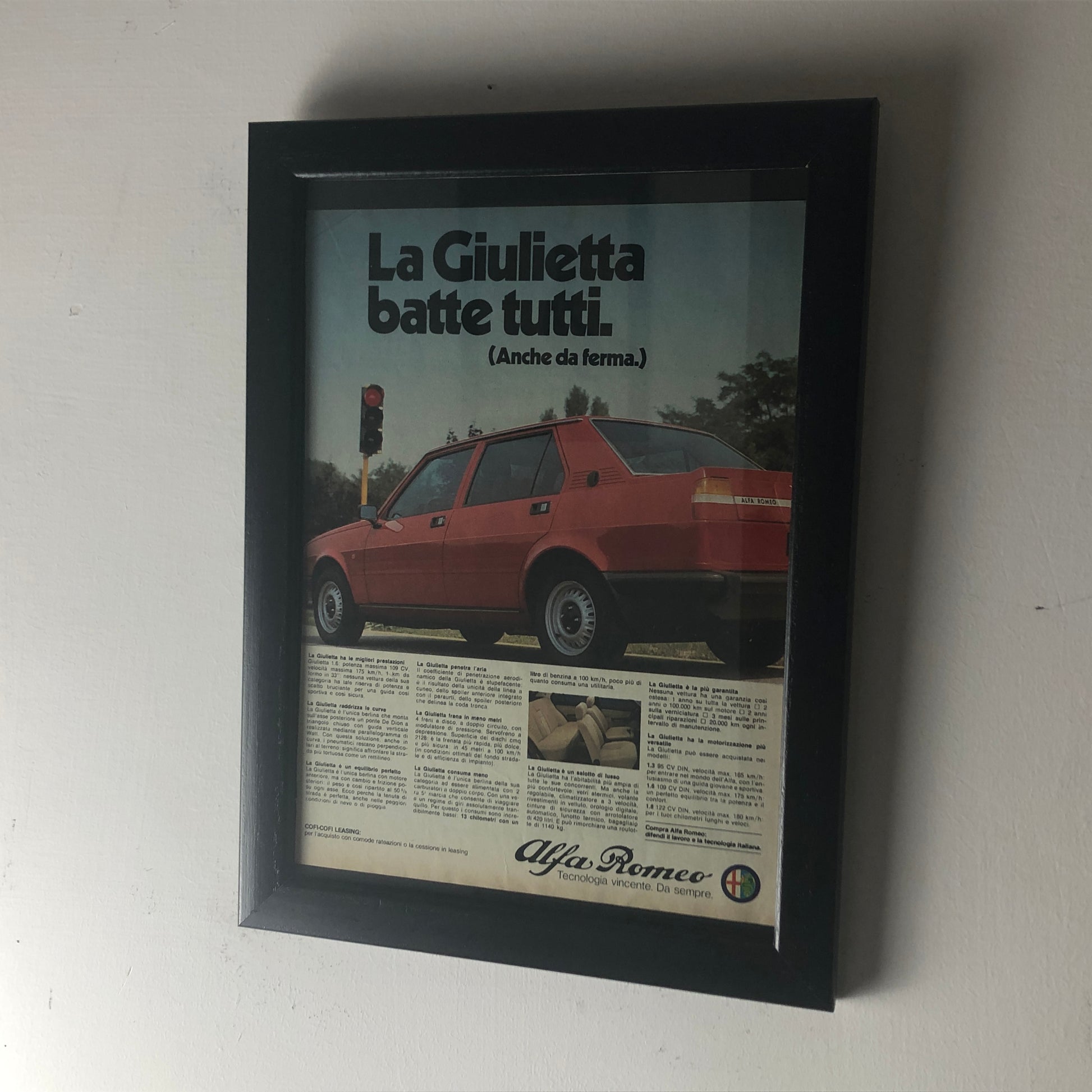 Alfa Romeo, Pubblicità Anno 1981 la Giulietta Batte Tutti Anche da Ferma - Raggi's Collectibles' Automotive Art