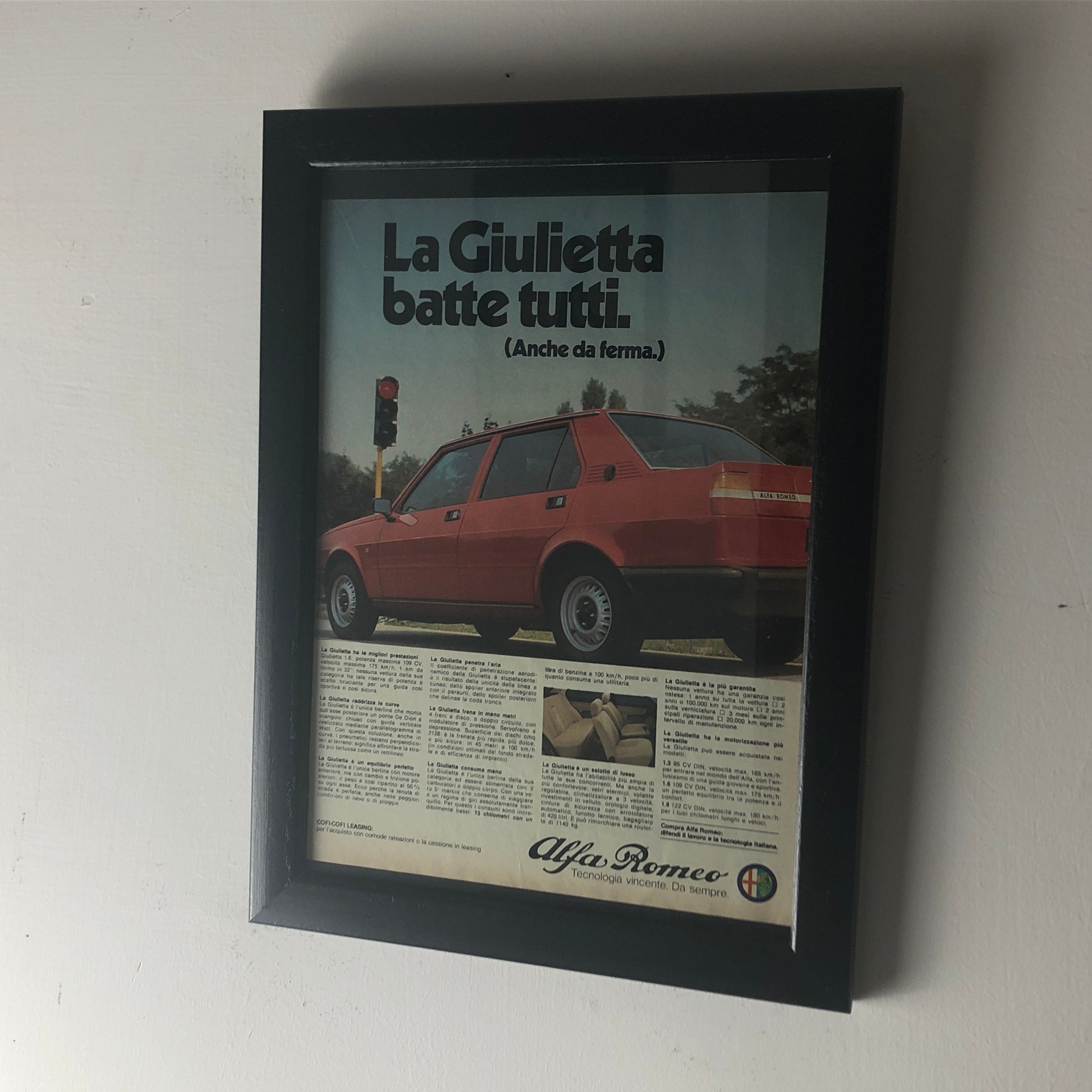 Alfa Romeo, Pubblicità Anno 1981 la Giulietta Batte Tutti Anche da Ferma - Raggi's Collectibles' Automotive Art