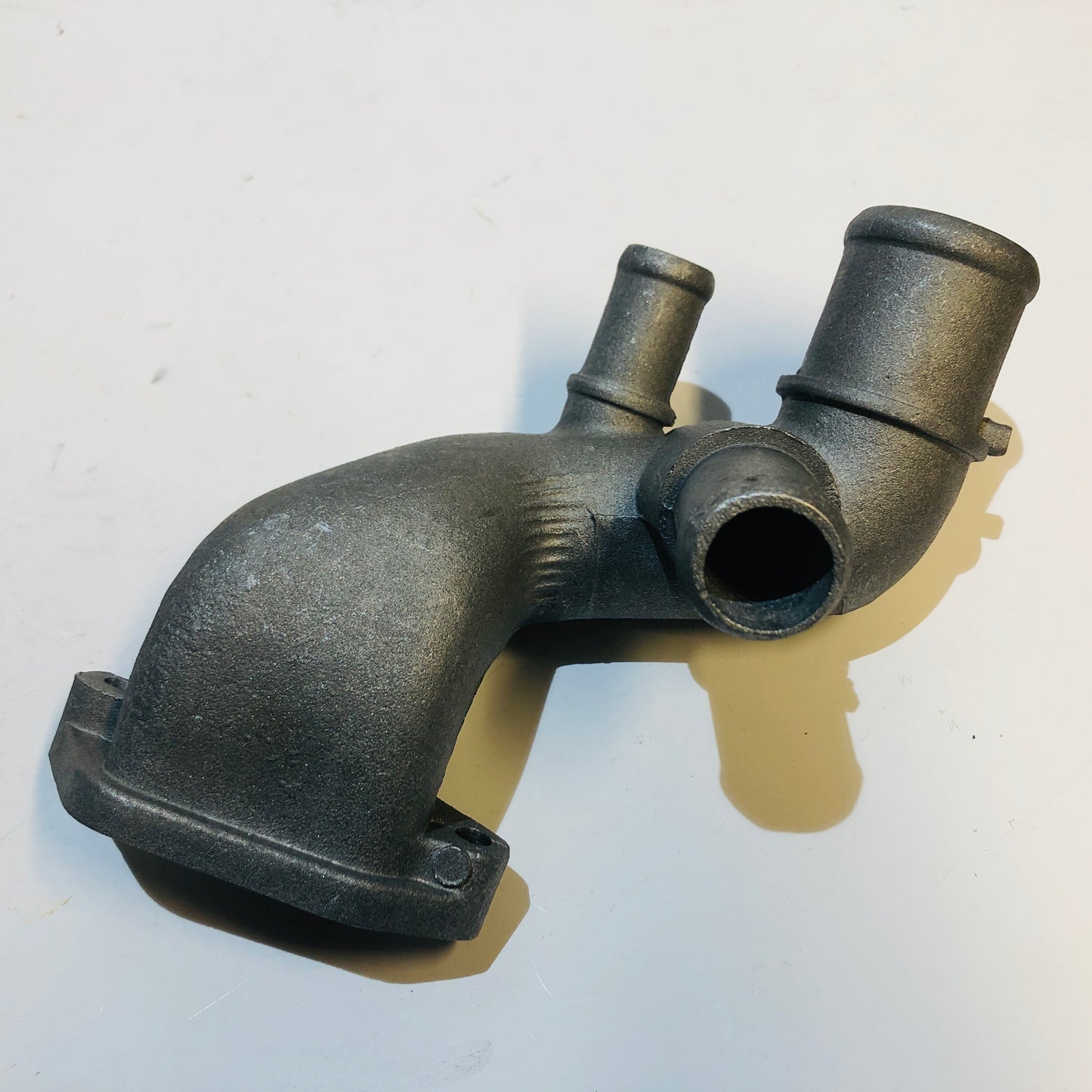 Lancia K 2000 IE e 2400 IE Raccordo Entrata Acqua Pompa Acqua Nuovo Originale 7778042