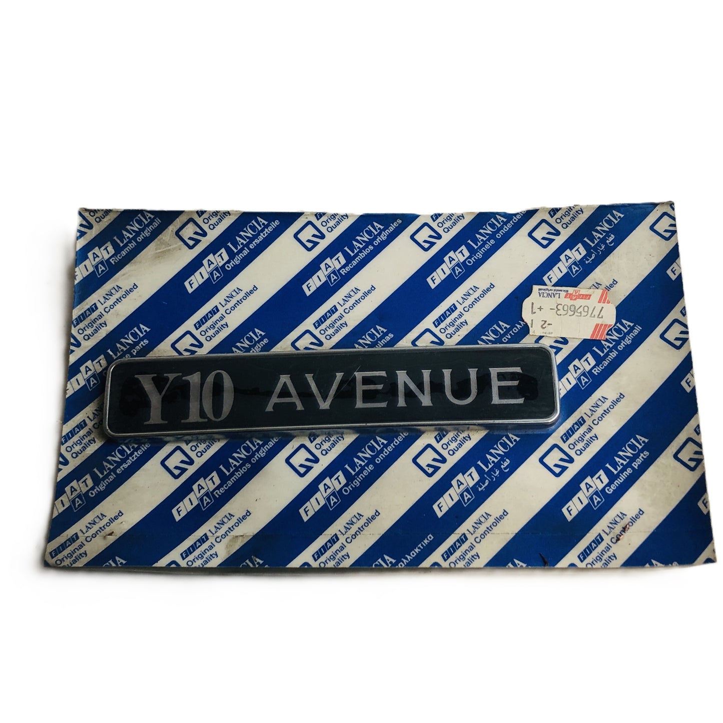 Autobianchi Y10  Scritta Stemma Logo Sigla Y10 Avenue Nuovo Originale 7765663 - Raggi's Collectibles' Automotive Art