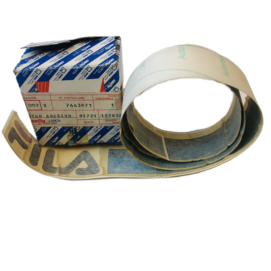 Autobianchi Y10 Adesivo Azzurro e Blu Destro Scritta Fila Nuovo Originale 7643971 - Raggi's Collectibles' Automotive Art