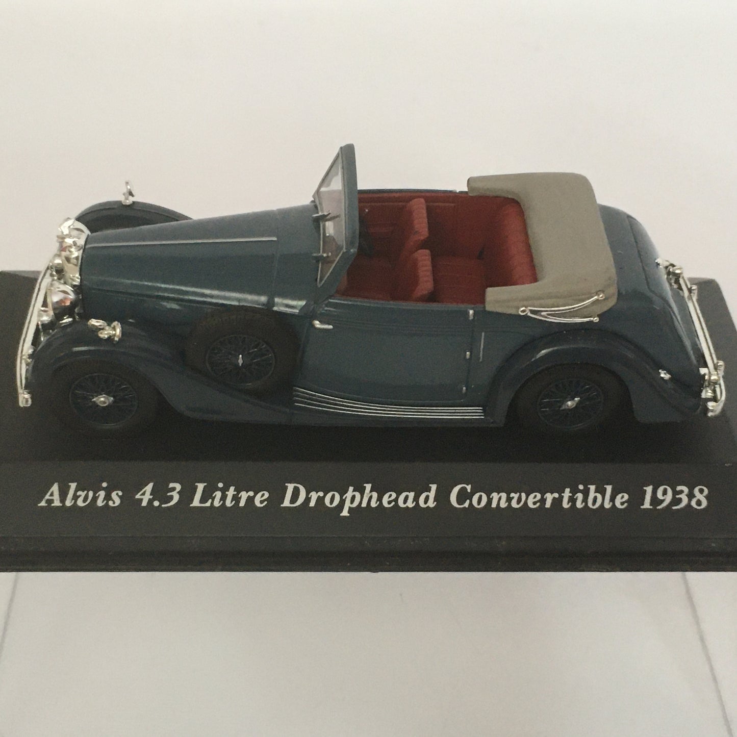 Altaya, 1:43 Scale Die Cast Metal Model Alvis 4.3 Liter Drophead Convertible 1938