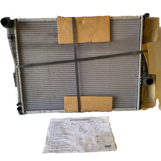 BMW Serie 3 E46 e Z4 E85 E86 Radiatore Motore Nissens Nuovo Adattabile 60782A - Raggi's Collectibles' Automotive Art