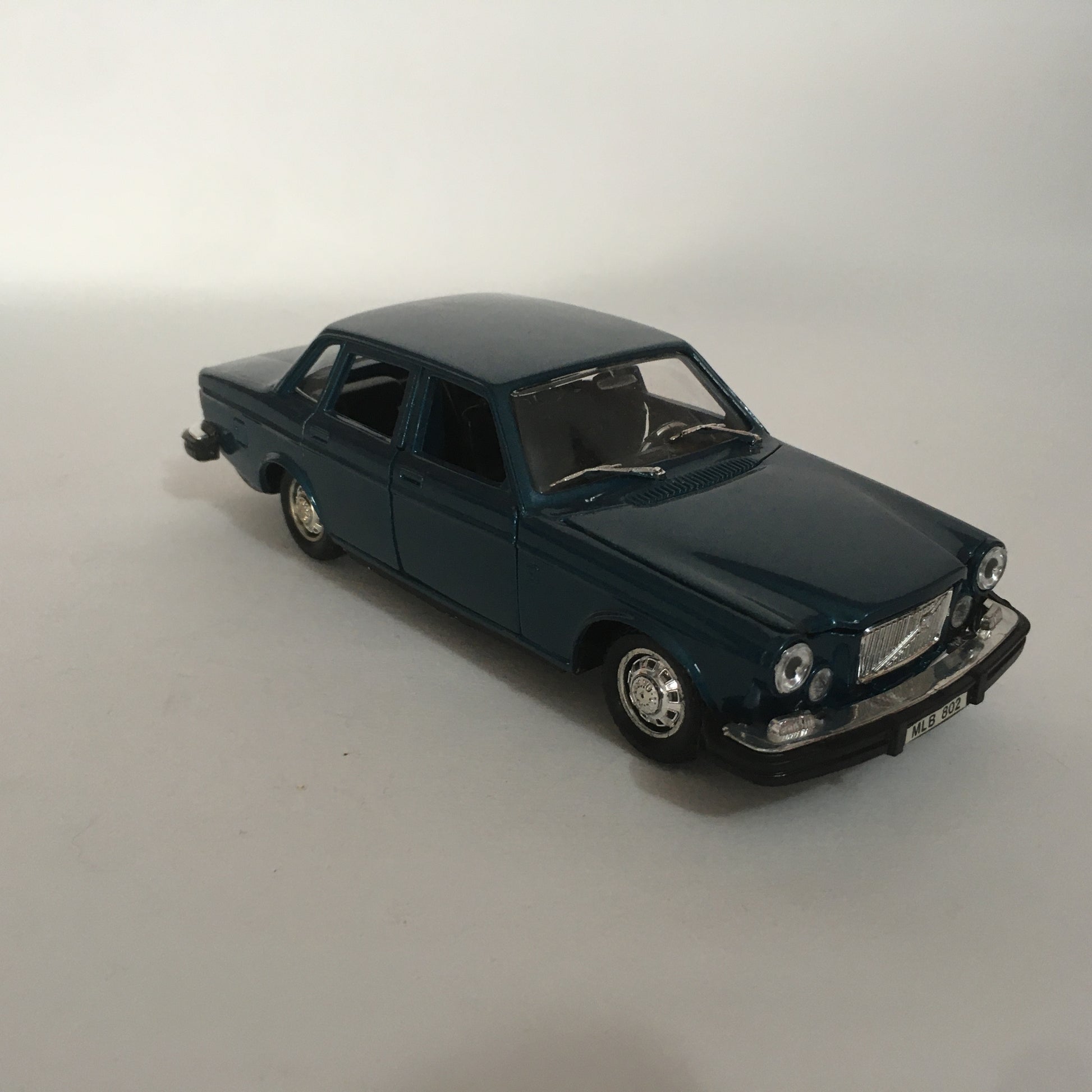 Volvo, Modellino in Metallo Pressofuso Polistil - Politoys S 20 anno 1974 - Volvo 164 E - 6 aperture, scala 1:25 Anni '70 - Raggi's Collectibles' Automotive Art