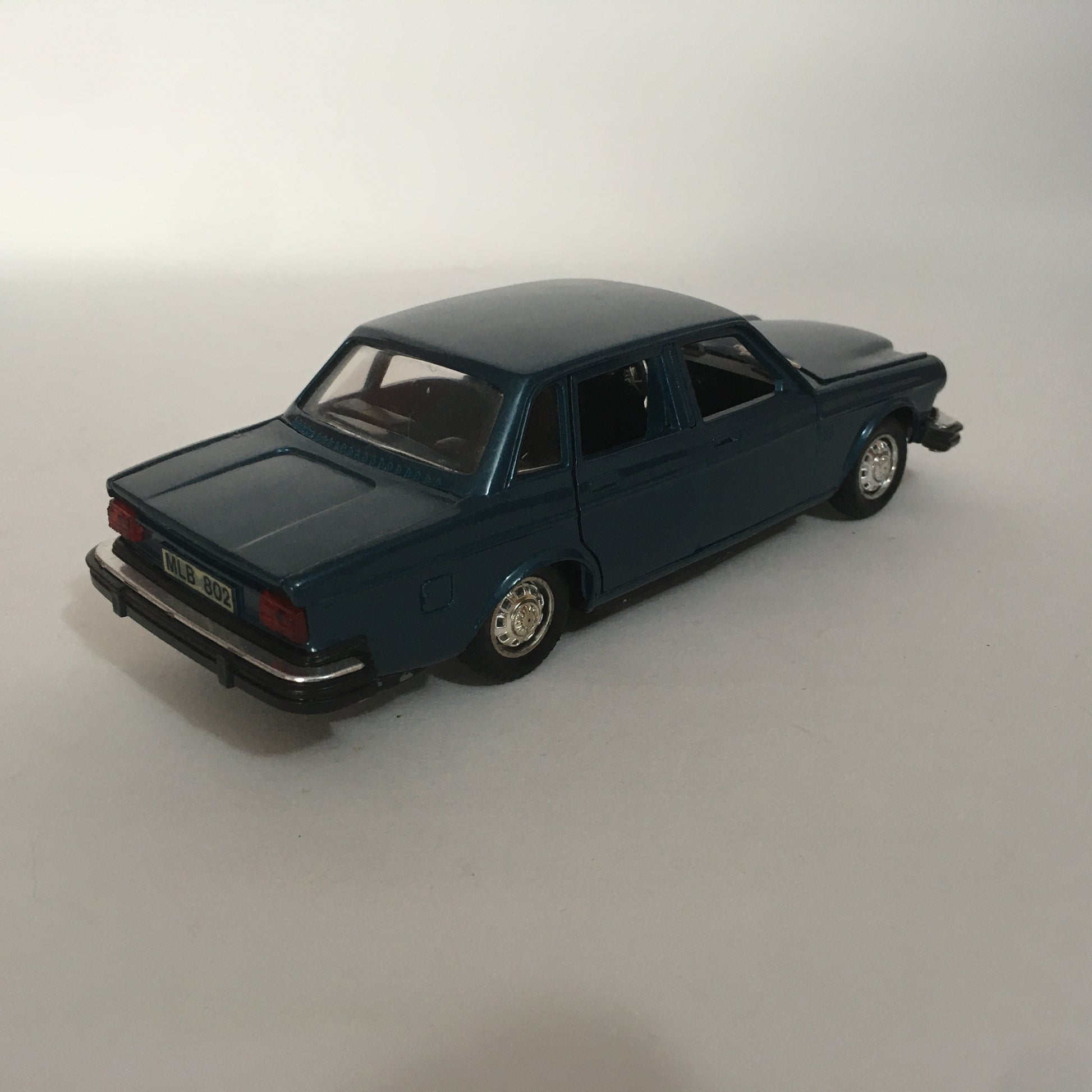 Volvo, Modellino in Metallo Pressofuso Polistil - Politoys S 20 anno 1974 - Volvo 164 E - 6 aperture, scala 1:25 Anni '70 - Raggi's Collectibles' Automotive Art