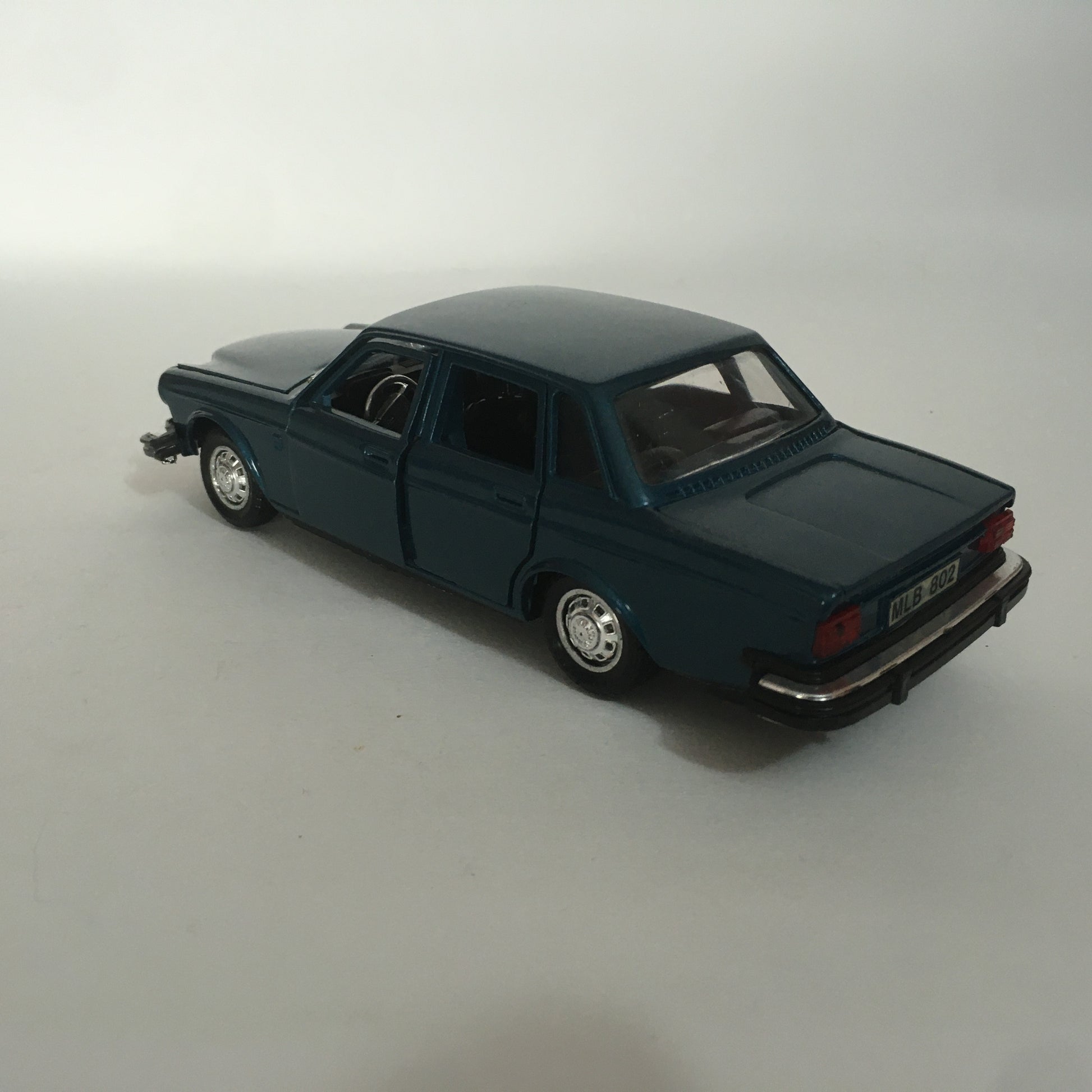 Volvo, Modellino in Metallo Pressofuso Polistil - Politoys S 20 anno 1974 - Volvo 164 E - 6 aperture, scala 1:25 Anni '70 - Raggi's Collectibles' Automotive Art