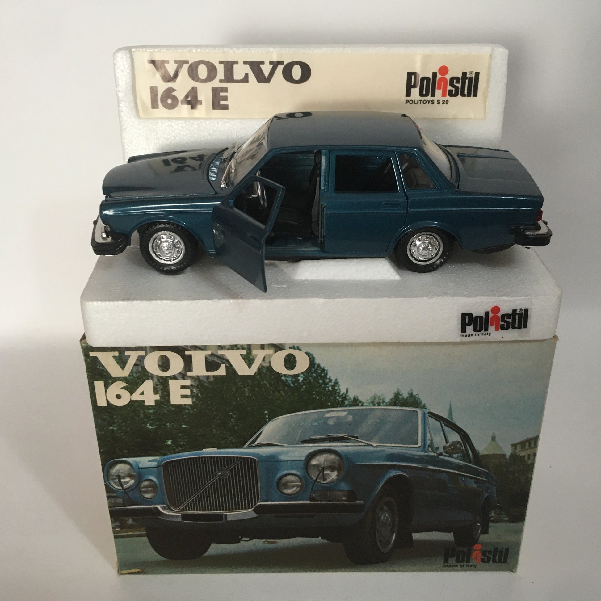 Volvo, Modellino in Metallo Pressofuso Polistil - Politoys S 20 anno 1974 - Volvo 164 E - 6 aperture, scala 1:25 Anni '70 - Raggi's Collectibles' Automotive Art