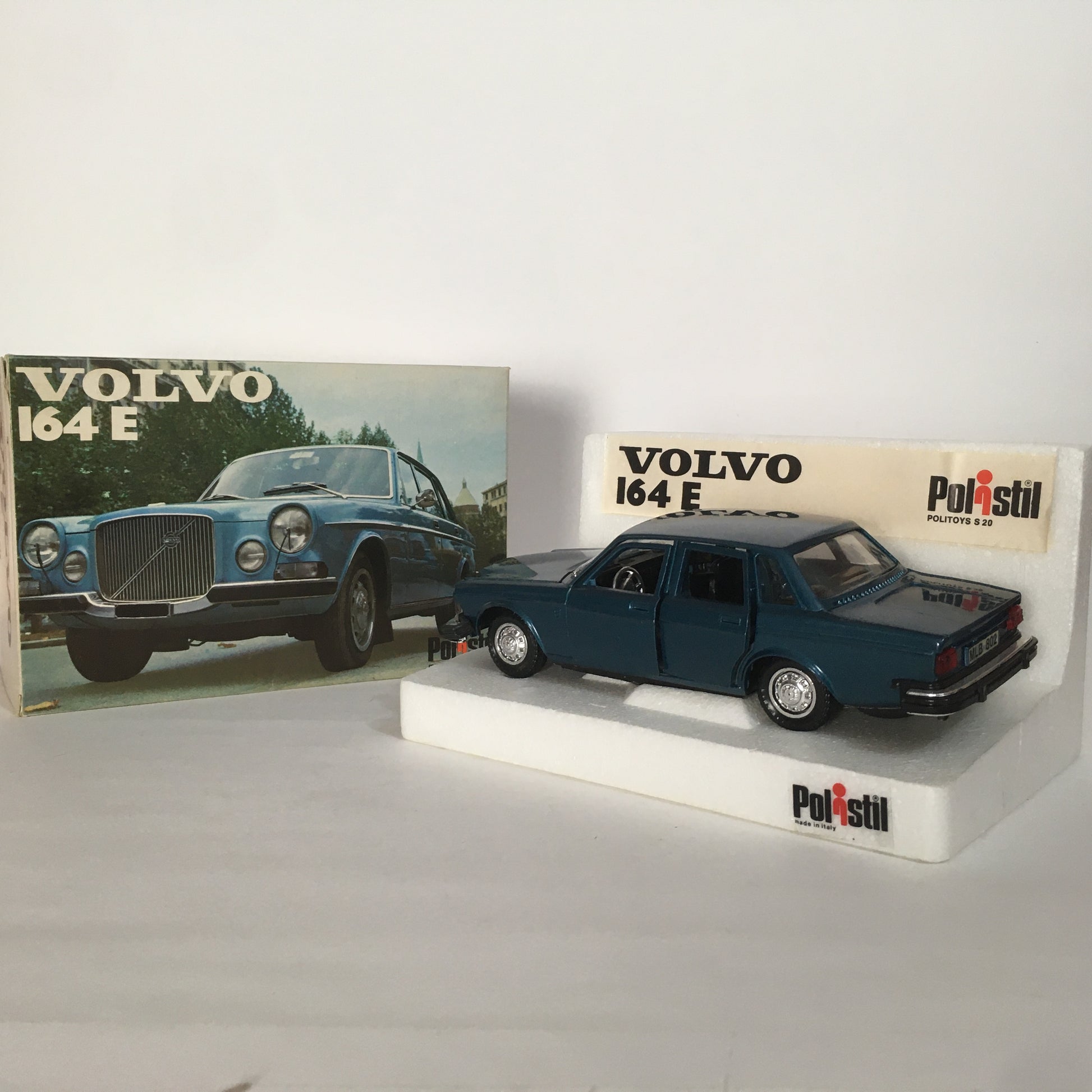 Volvo, Modellino in Metallo Pressofuso Polistil - Politoys S 20 anno 1974 - Volvo 164 E - 6 aperture, scala 1:25 Anni '70 - Raggi's Collectibles' Automotive Art