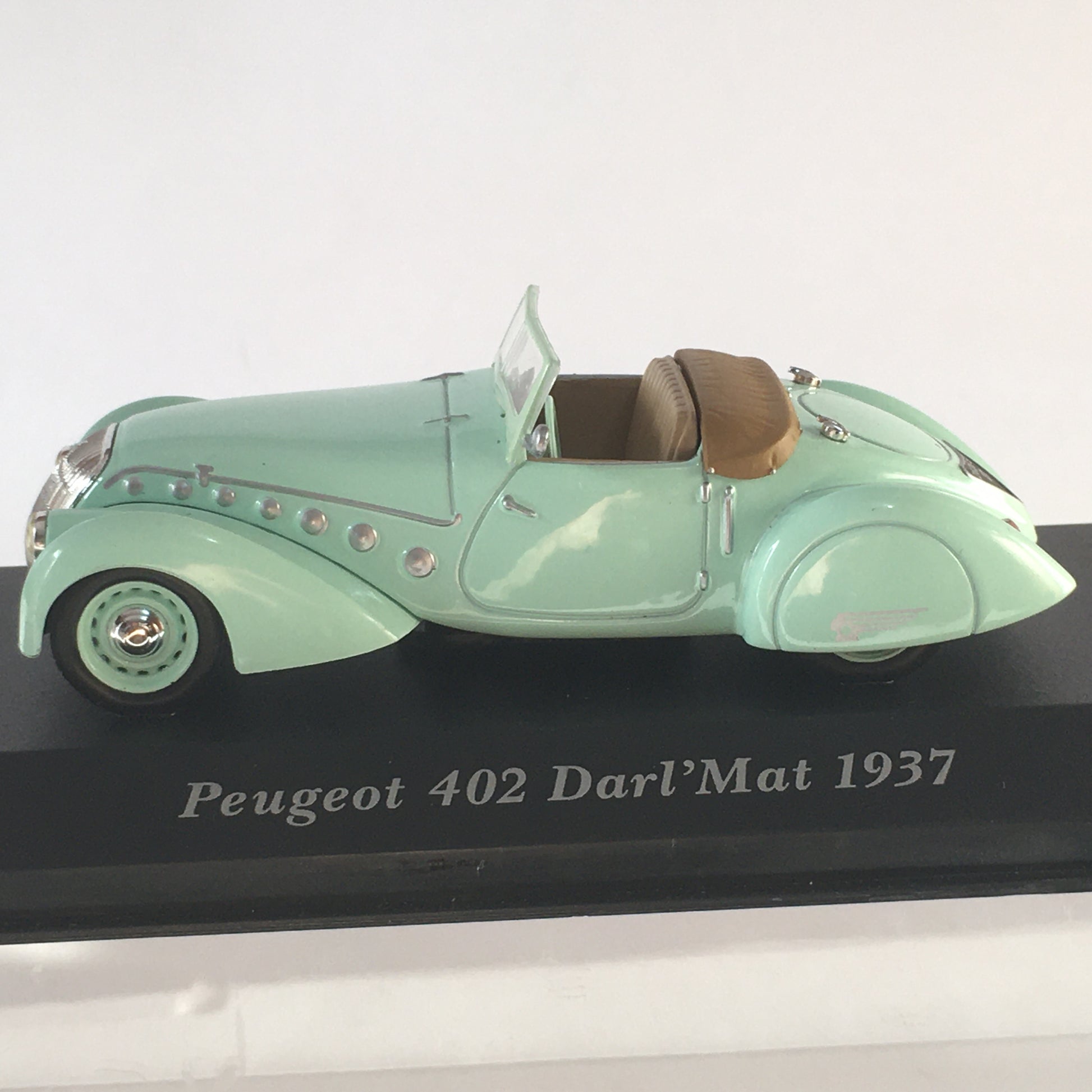 Altaya, Modellini in Metallo Pressofuso Peugeot 402 - Talbot Lago T1150SS - Voisin C28 Ambassador Scala 1:43 - Raggi's Collectibles' Automotive Art