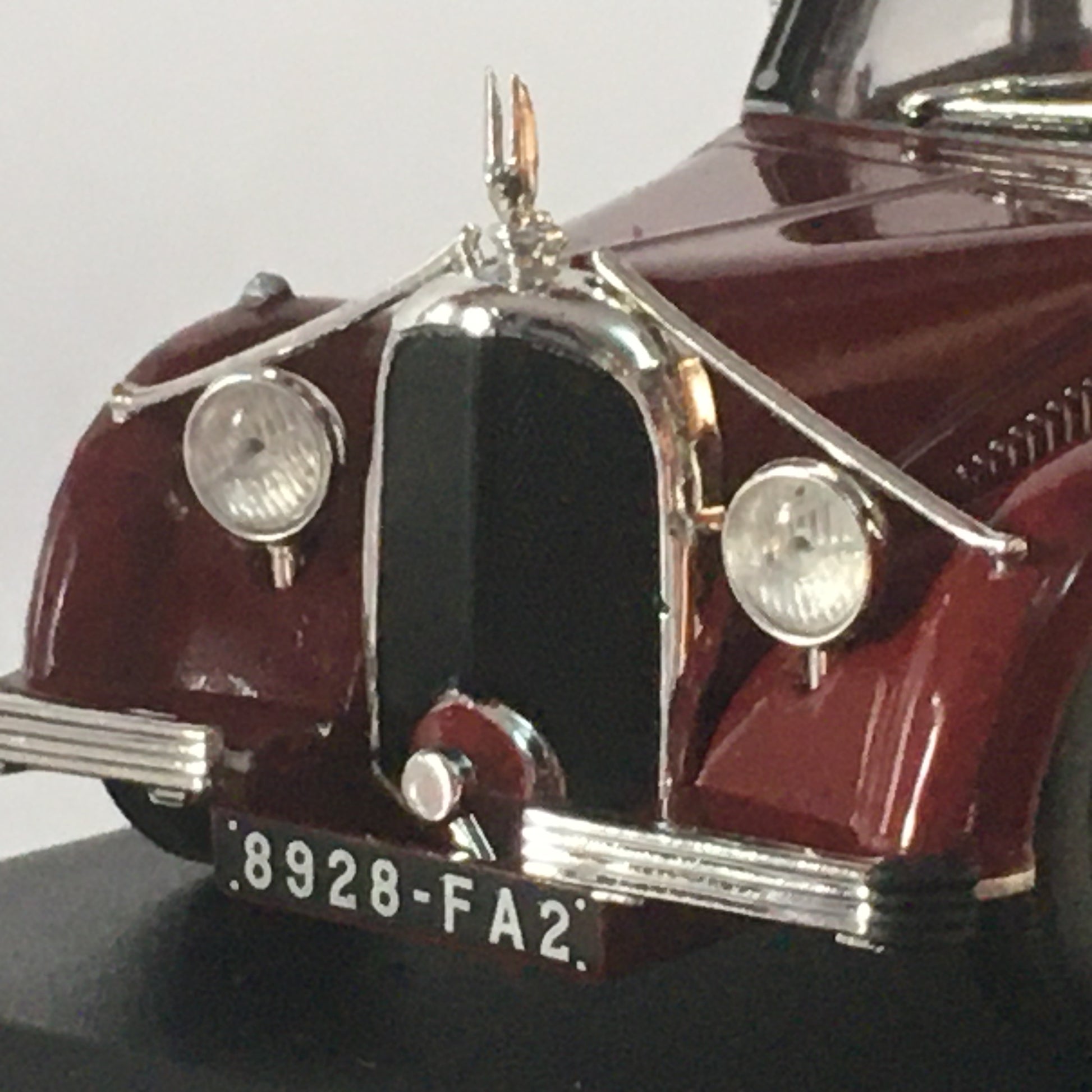 Altaya, Modellini in Metallo Pressofuso Peugeot 402 - Talbot Lago T1150SS - Voisin C28 Ambassador Scala 1:43 - Raggi's Collectibles' Automotive Art