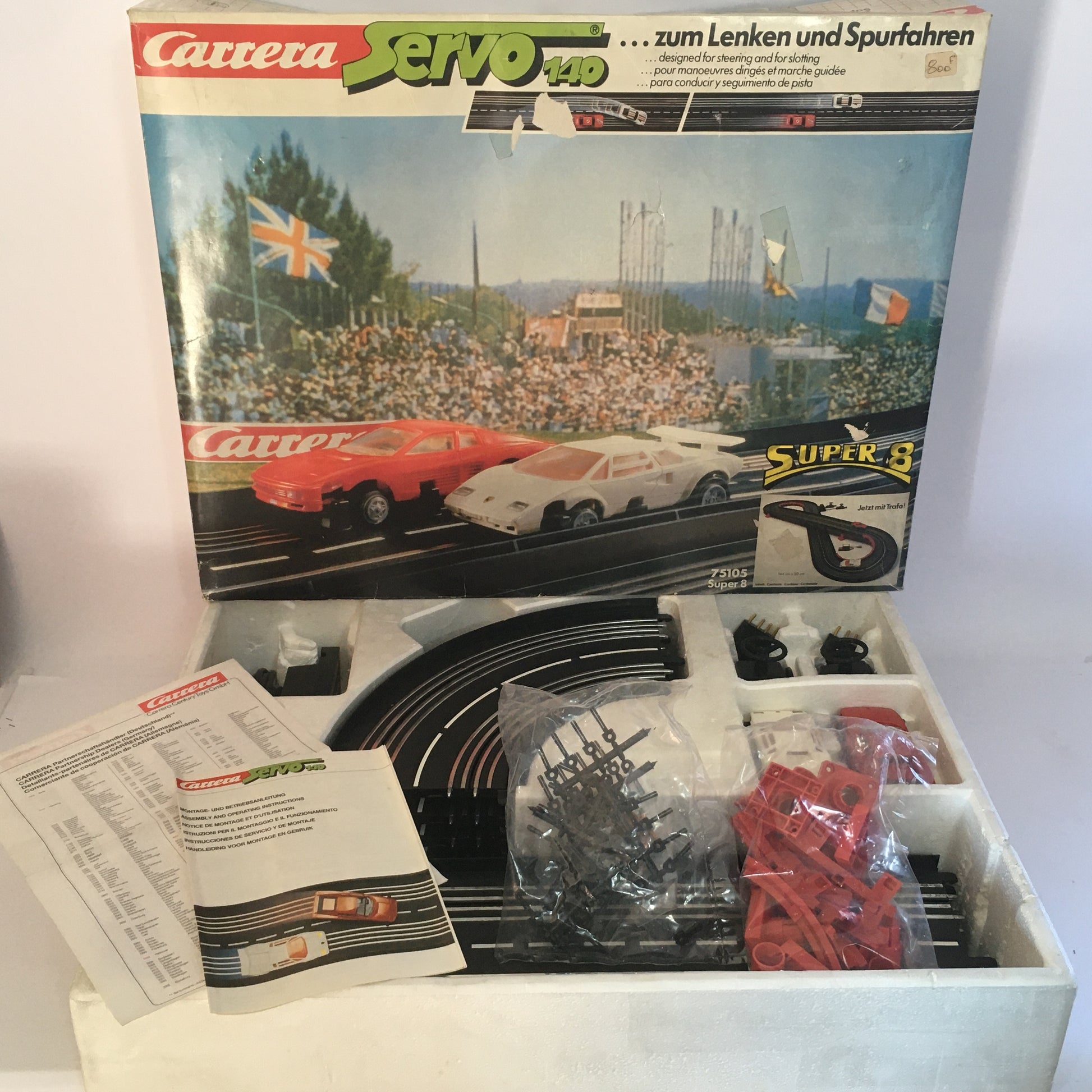 Carrera, Pista Servo 140Super 8 con Ferrari Testarossa e Lamborghini Countach - Raggi's Collectibles' Automotive Art